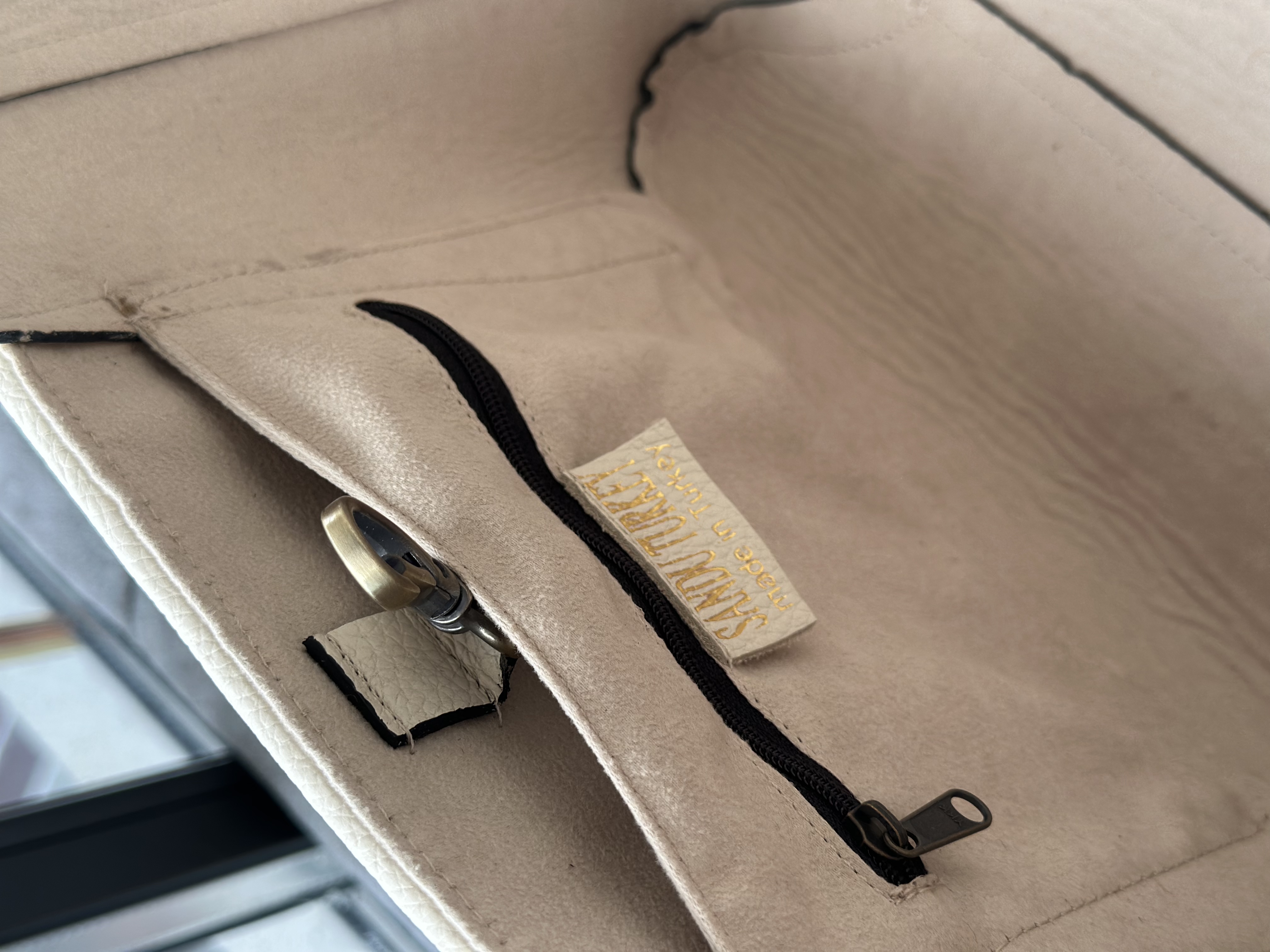 K11 土耳其真皮地氈手袋（白色）