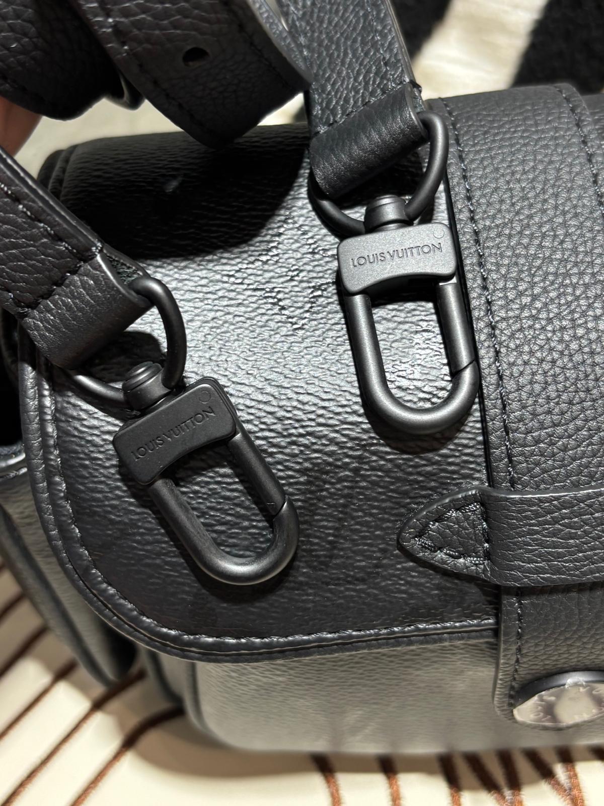 Lv Midnight Cargo Wearable Wallet Shoulder Bag M26726 100%Authentic, 99%New ✅收據✅Dust bag