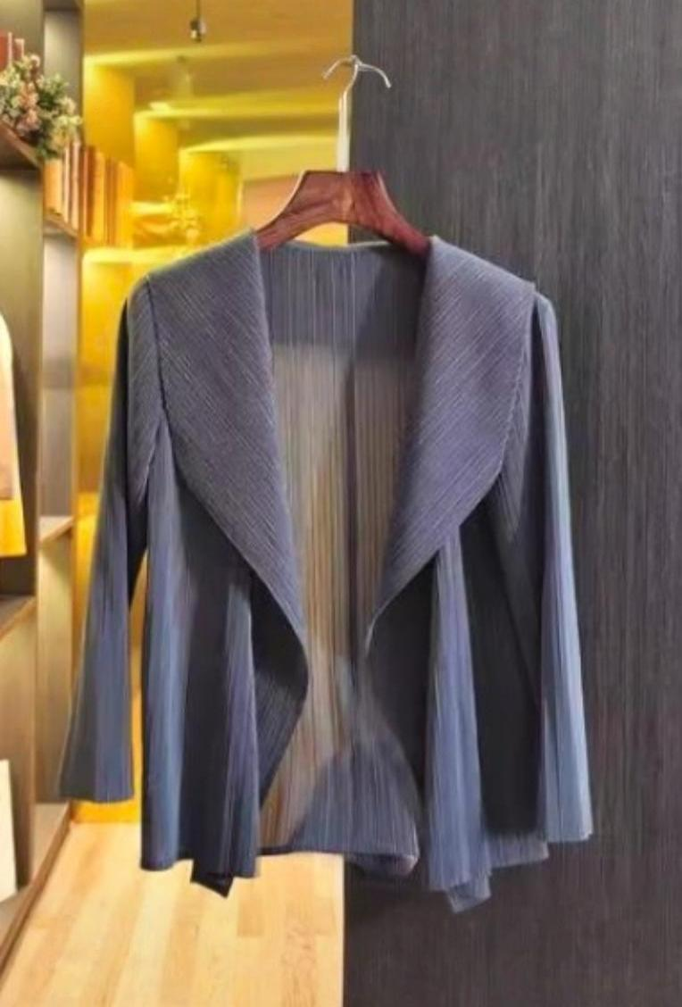 Flowy Pleated Mid-Length Outer