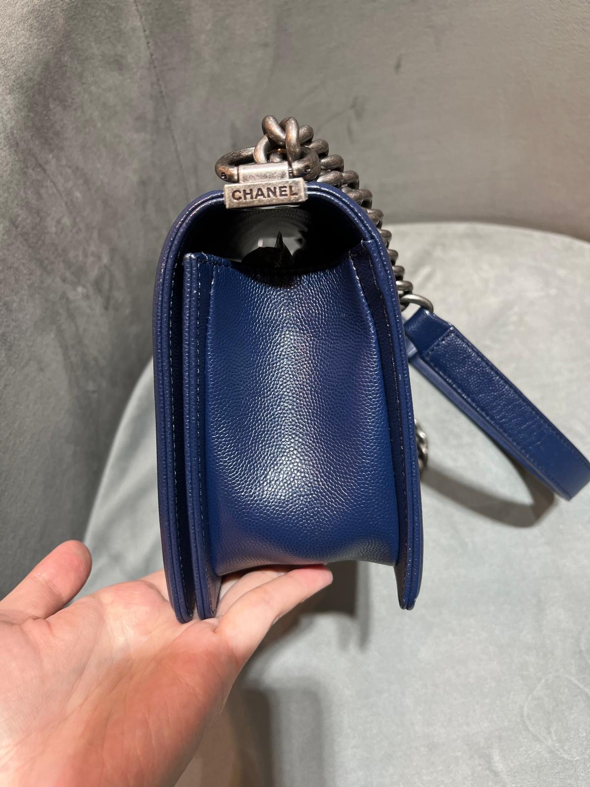 Chanel Boy 25cm 荔枝牛皮V紋復古銀扣 100%Authentic, 98%New ✅26Card✅Dust bag