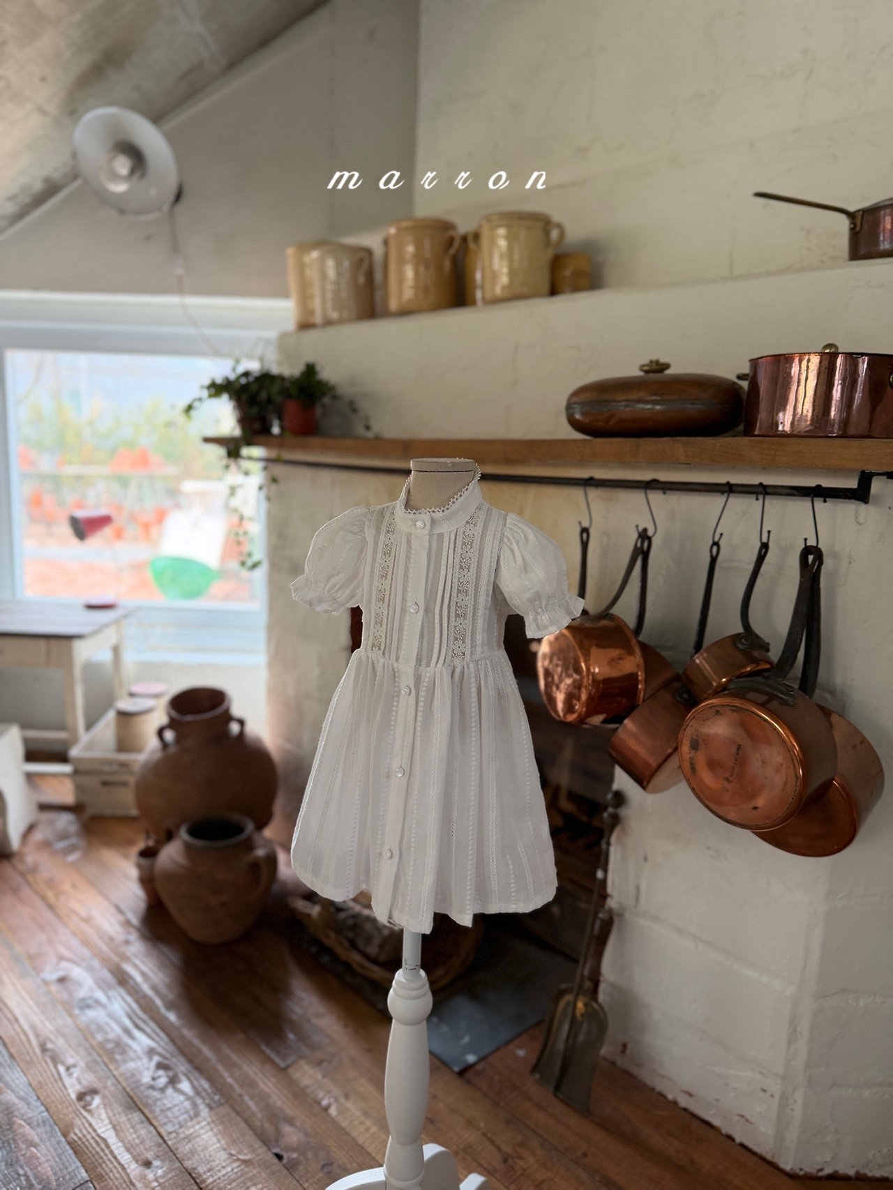 ☀️預訂 韓國直送☀️🇰🇷Marron蕾絲提花泡泡袖連身裙