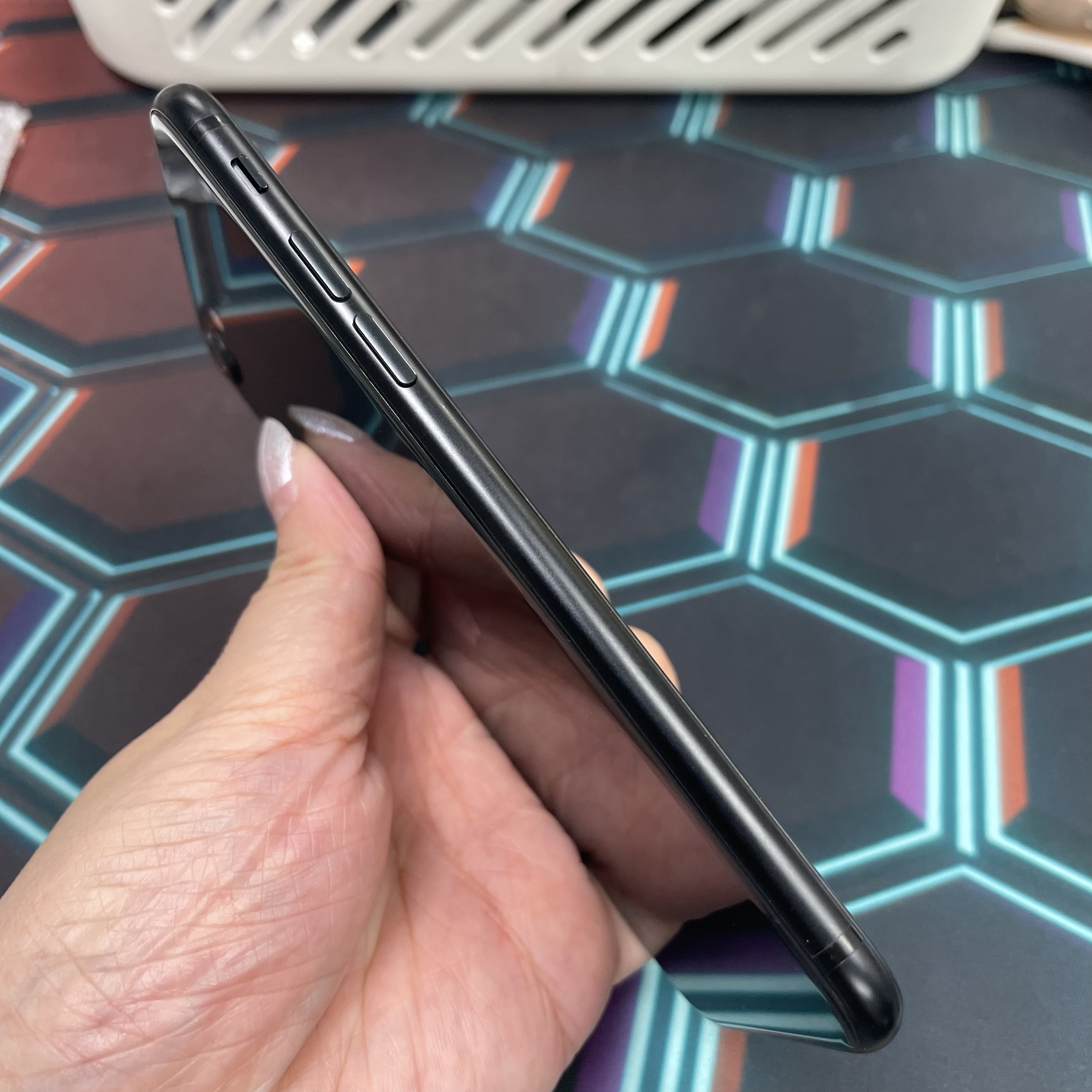 *7171 SE 2 完美機 128GB 電100 黑色 black