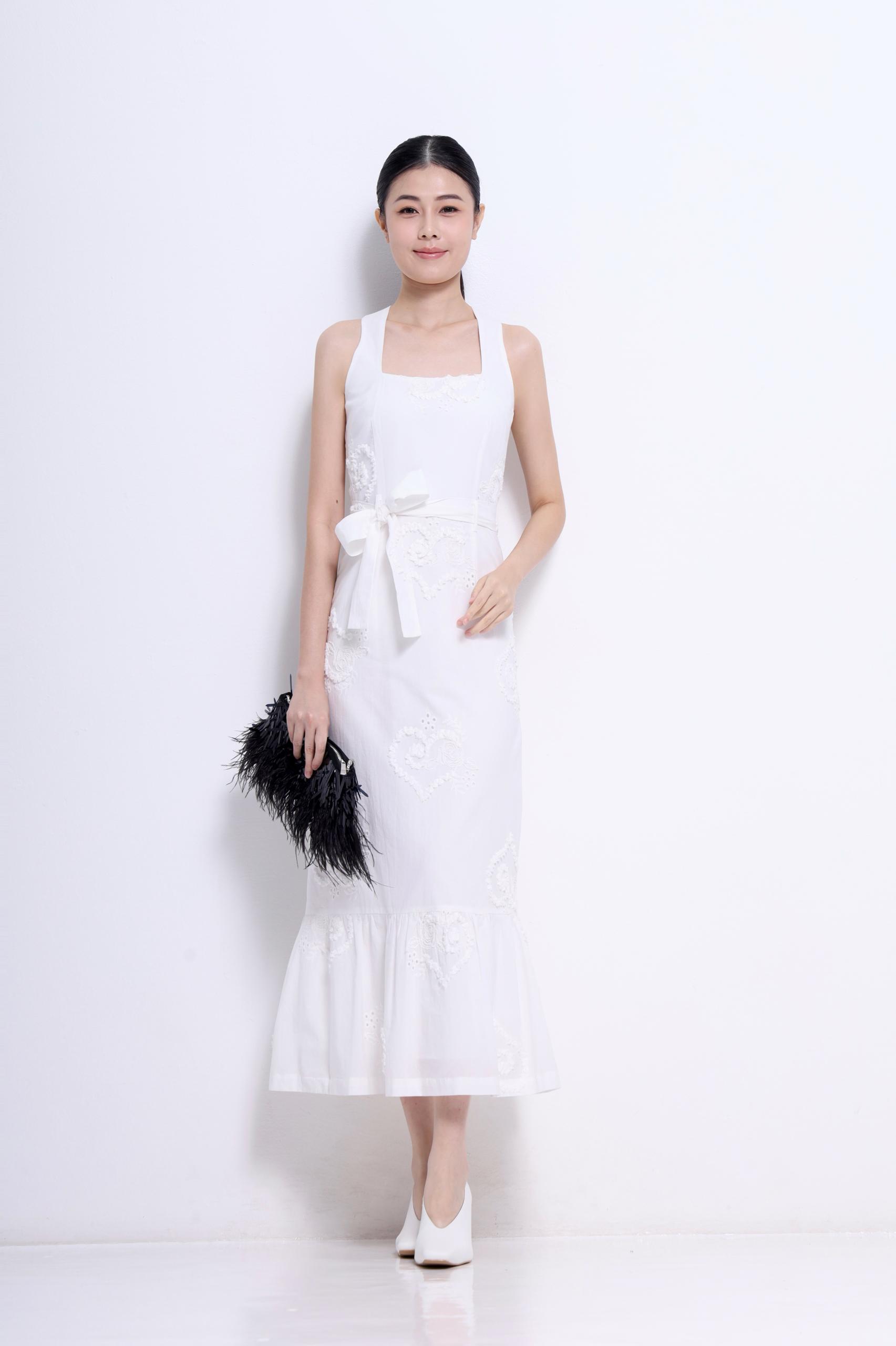 CD2146 EMBD CUTOUT LACE DRESS