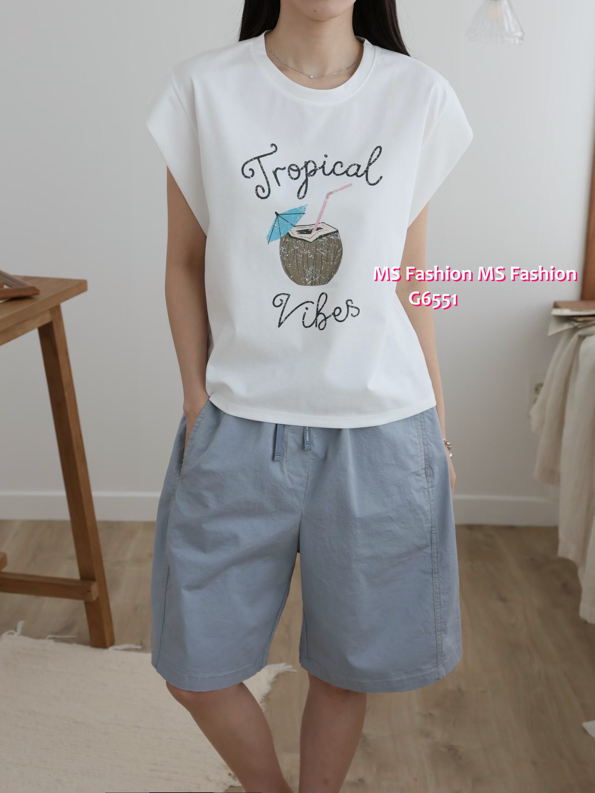 G6551 字母椰青print top