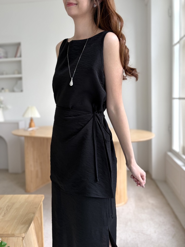 Boat Neck Layered Dress (Black)