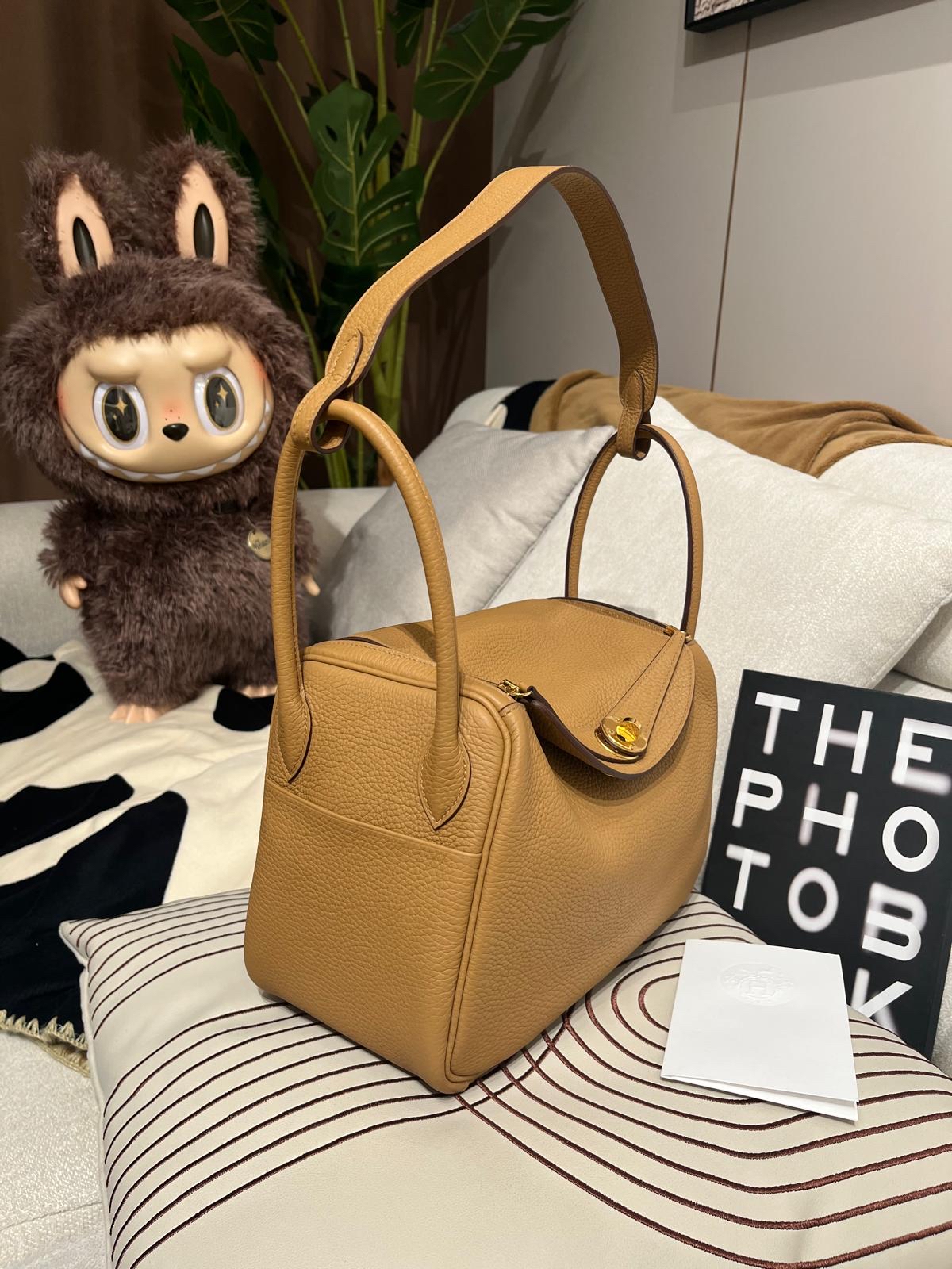 Hermes Lindy 26,餅乾金扣,STAMP Z  TC粒粒牛皮 100%Authentic ,98%new ✅收據✅dust bag✅box 