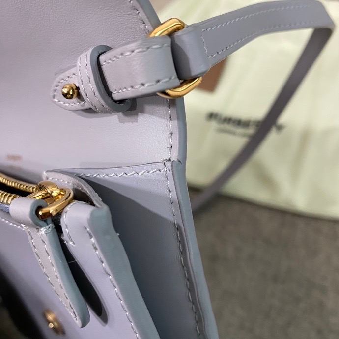 ［預訂貨品］Burberry純色全皮相機色