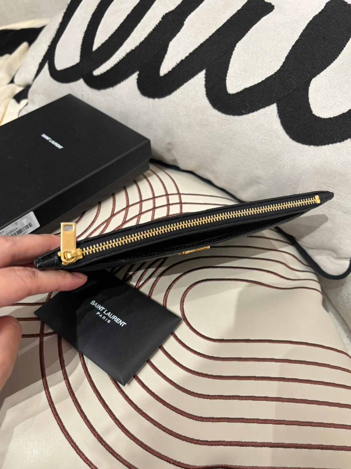 YSL long wallet clutch 荔枝牛皮 100%Authentic ,98%new✅dust bag  