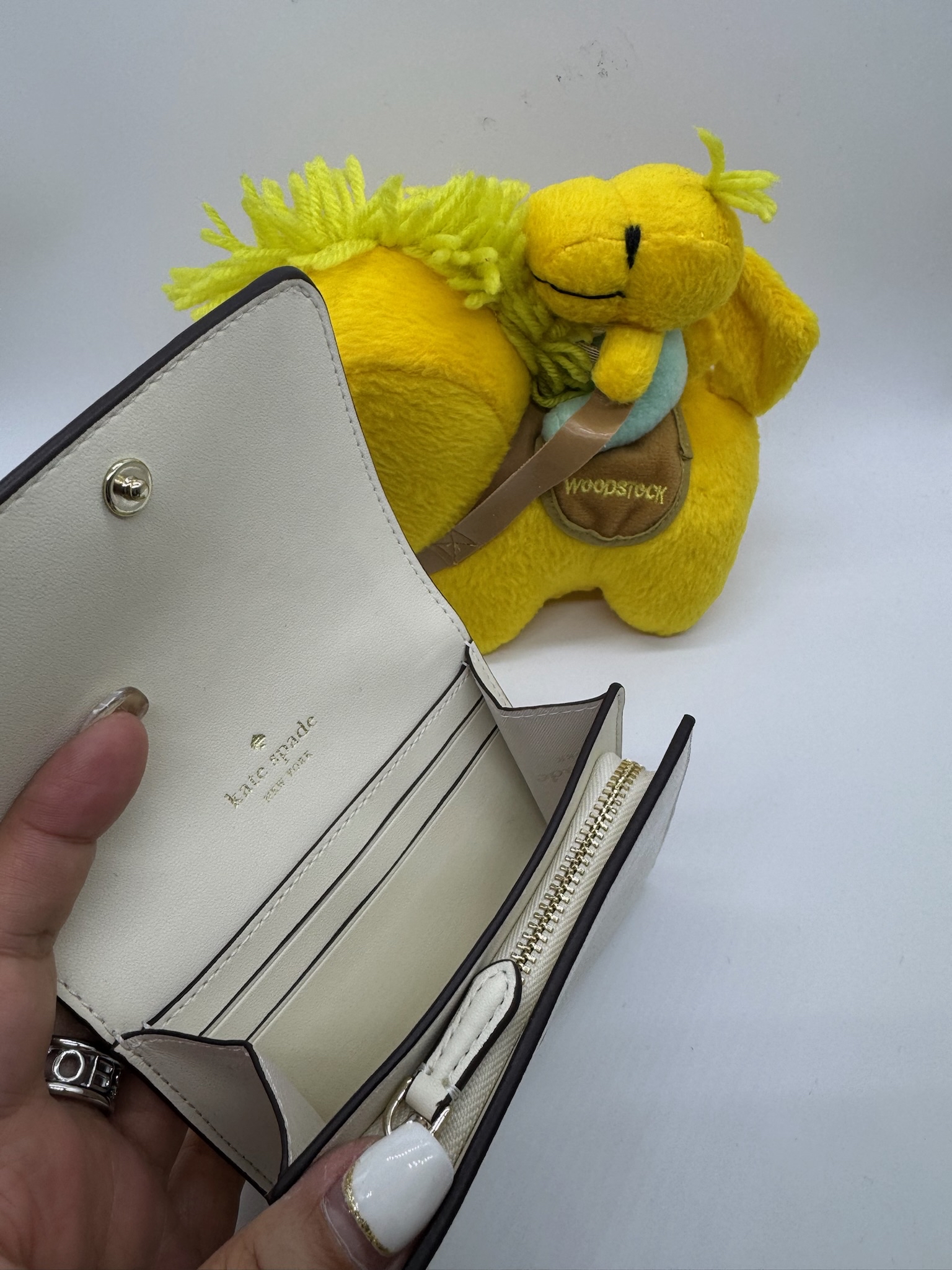 ✈️🇺🇸🇨🇦方便實用嘅Kate Spade ♠️ New York Outlet 短摺銀包現貨🤍🖤❤️💜