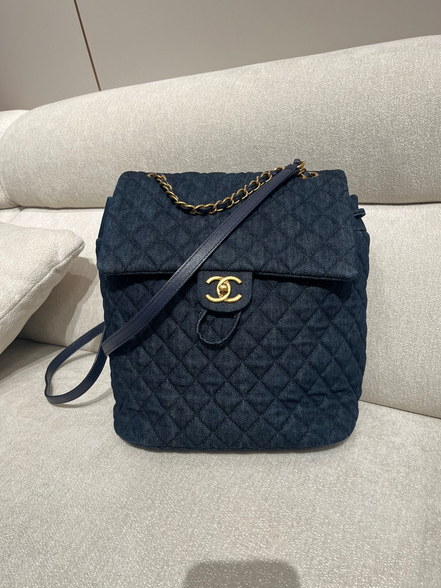 Chanel Classic Backpack Denim 100%Authentic, 95%New ✅貼✅Dust bag