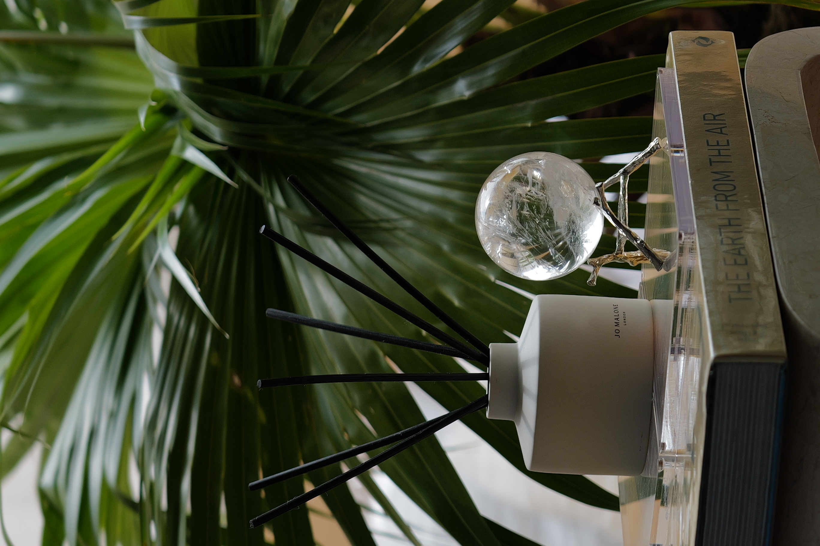  ༒7.6cm 白水晶球༒ CQOO66C66G626-RA10*6As