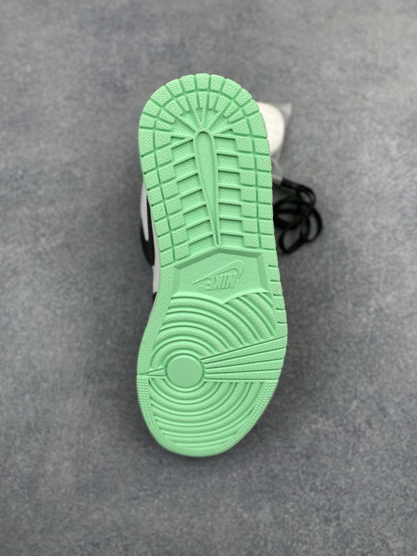 Nike Air Jordan 1 Retro High OG DZ5485-130