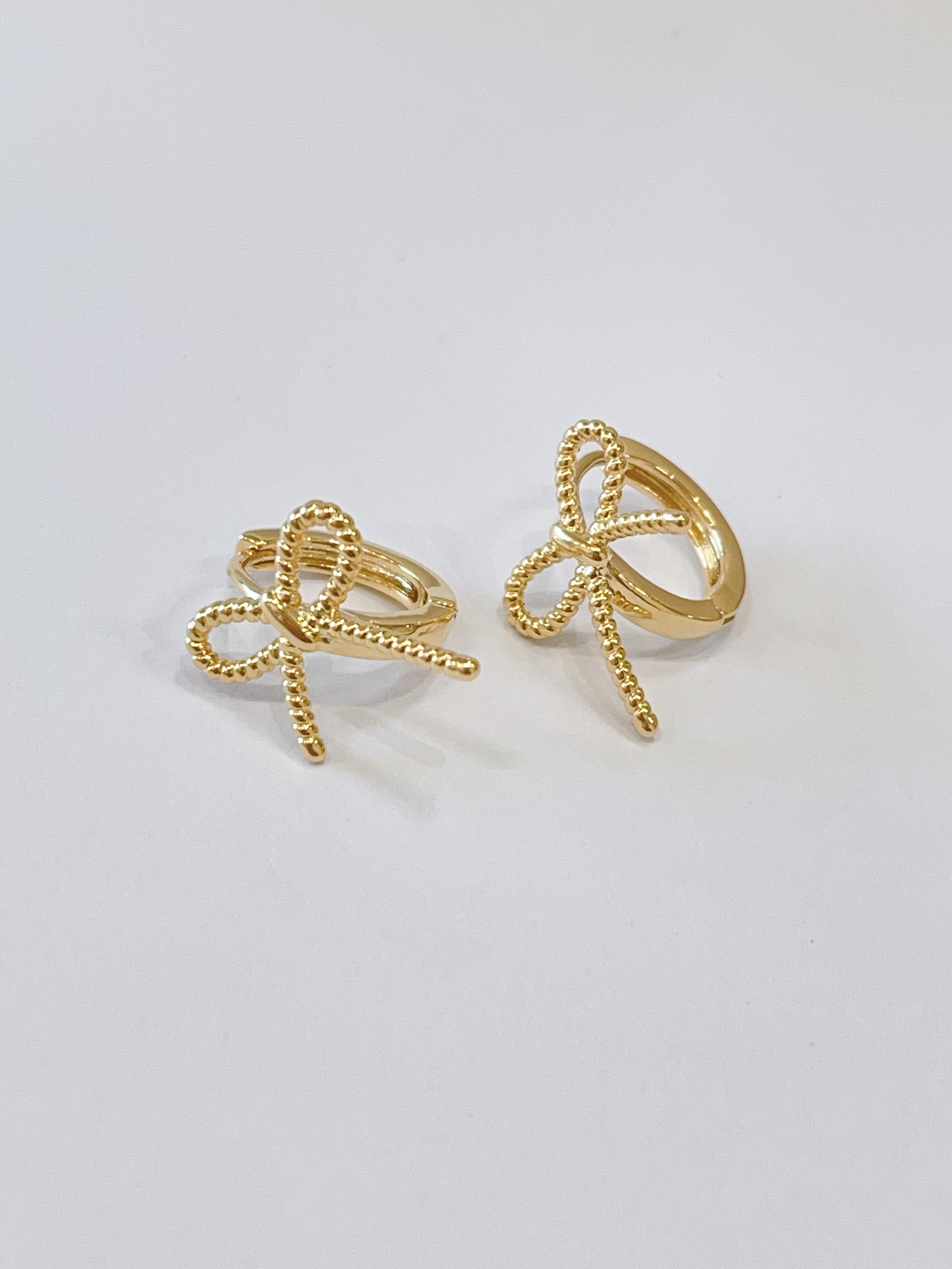 简约镂空蝴蝶结耳环