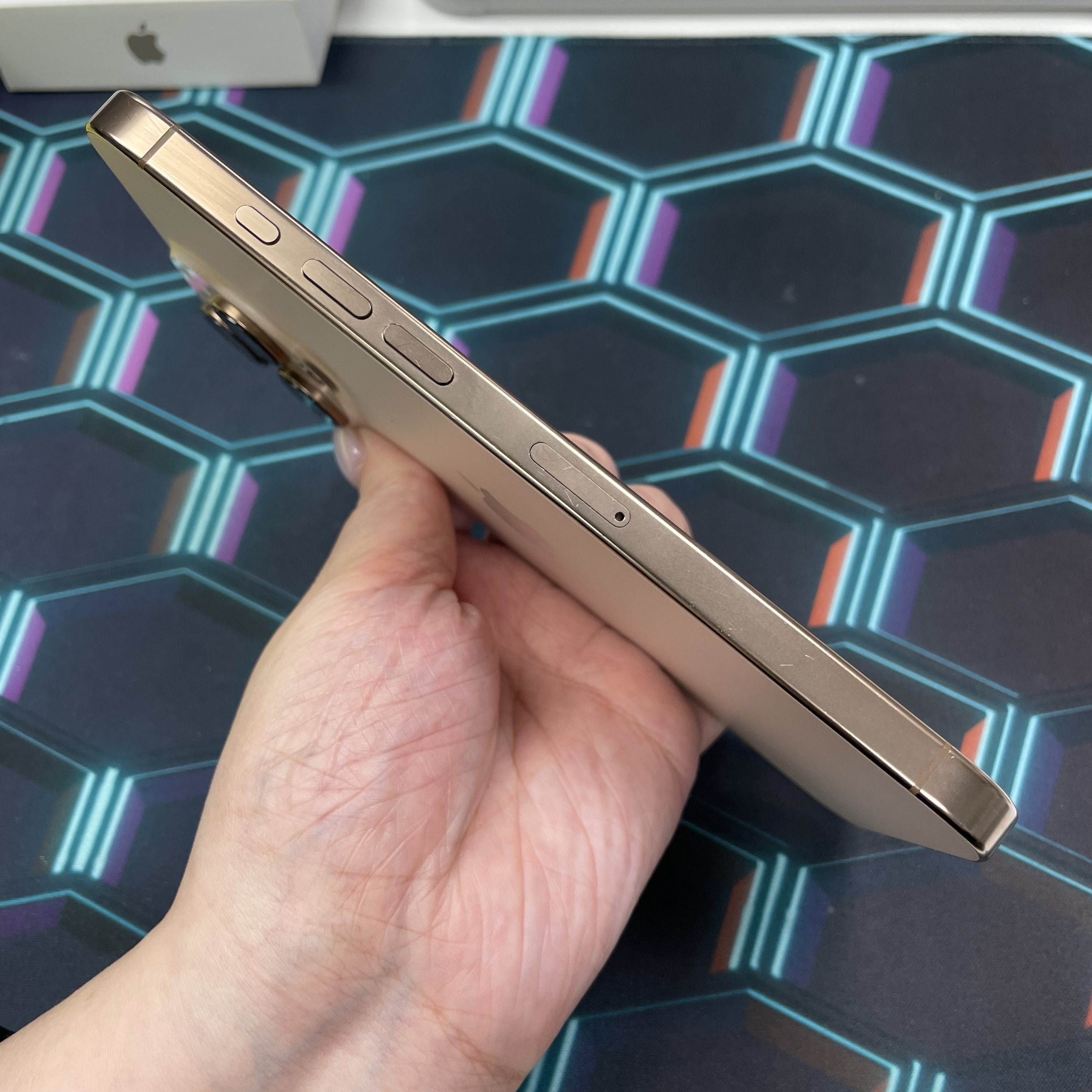 *6622 16 Pro Max 靚機 512GB 電88 沙色 gold