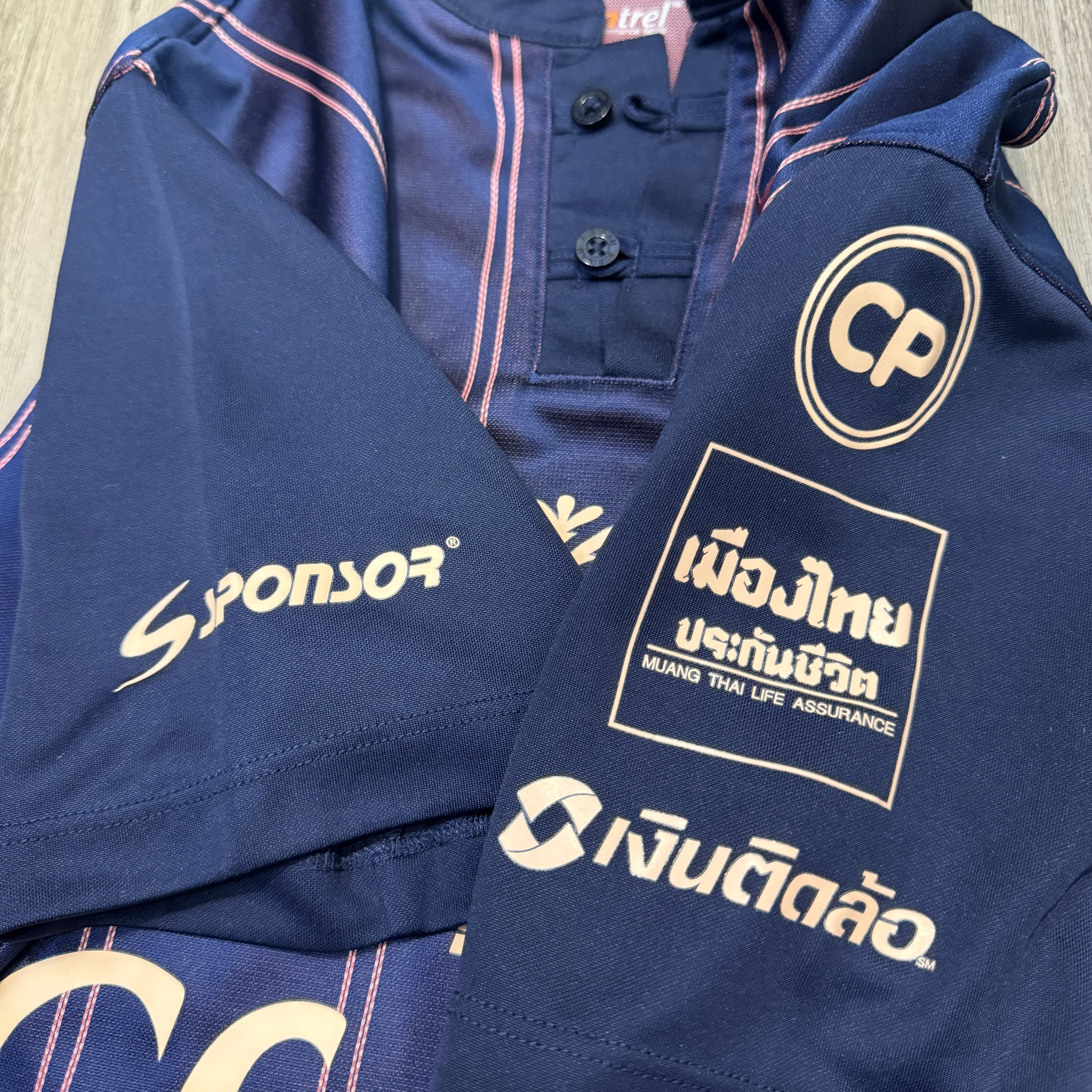 Buriram United 18/19 away shirt