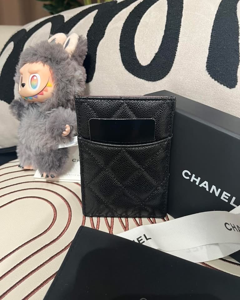 全新 CHANEL VERTICAL CARD HOLDER CAVIAR BLACK (MICROCHIP)黑色荔枝牛皮,100%Authentic , 全新 ✅晶片✅dust bag✅box 
