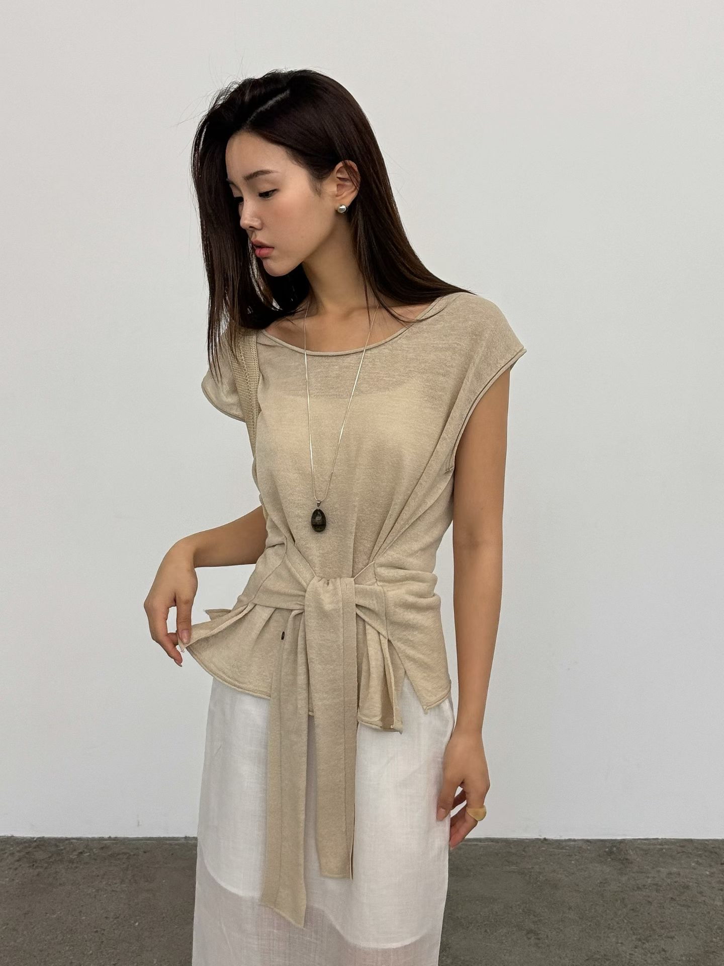 Stylish tided knit