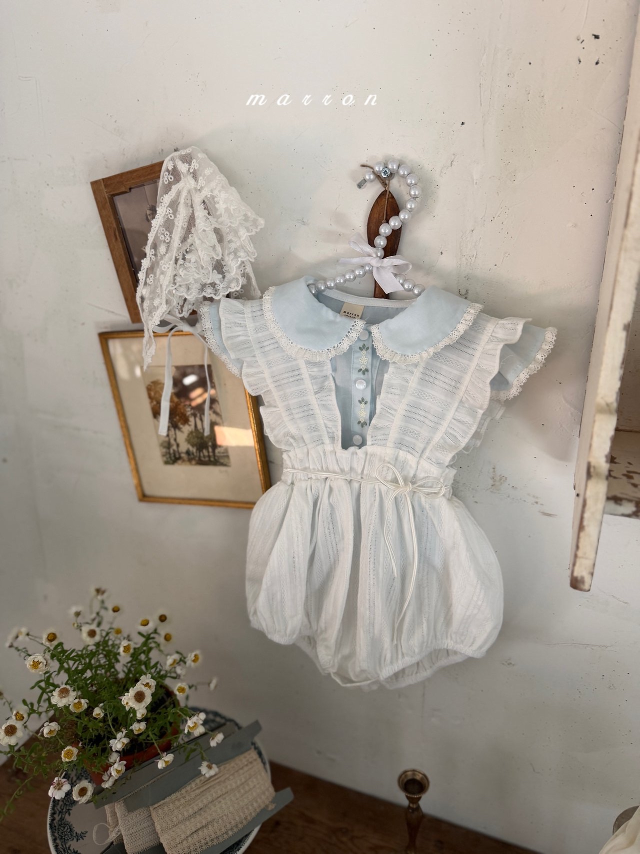 ☀️預訂 韓國直送☀️🇰🇷Marron兩色花卉刺繡蕾絲花邊短袖上衣