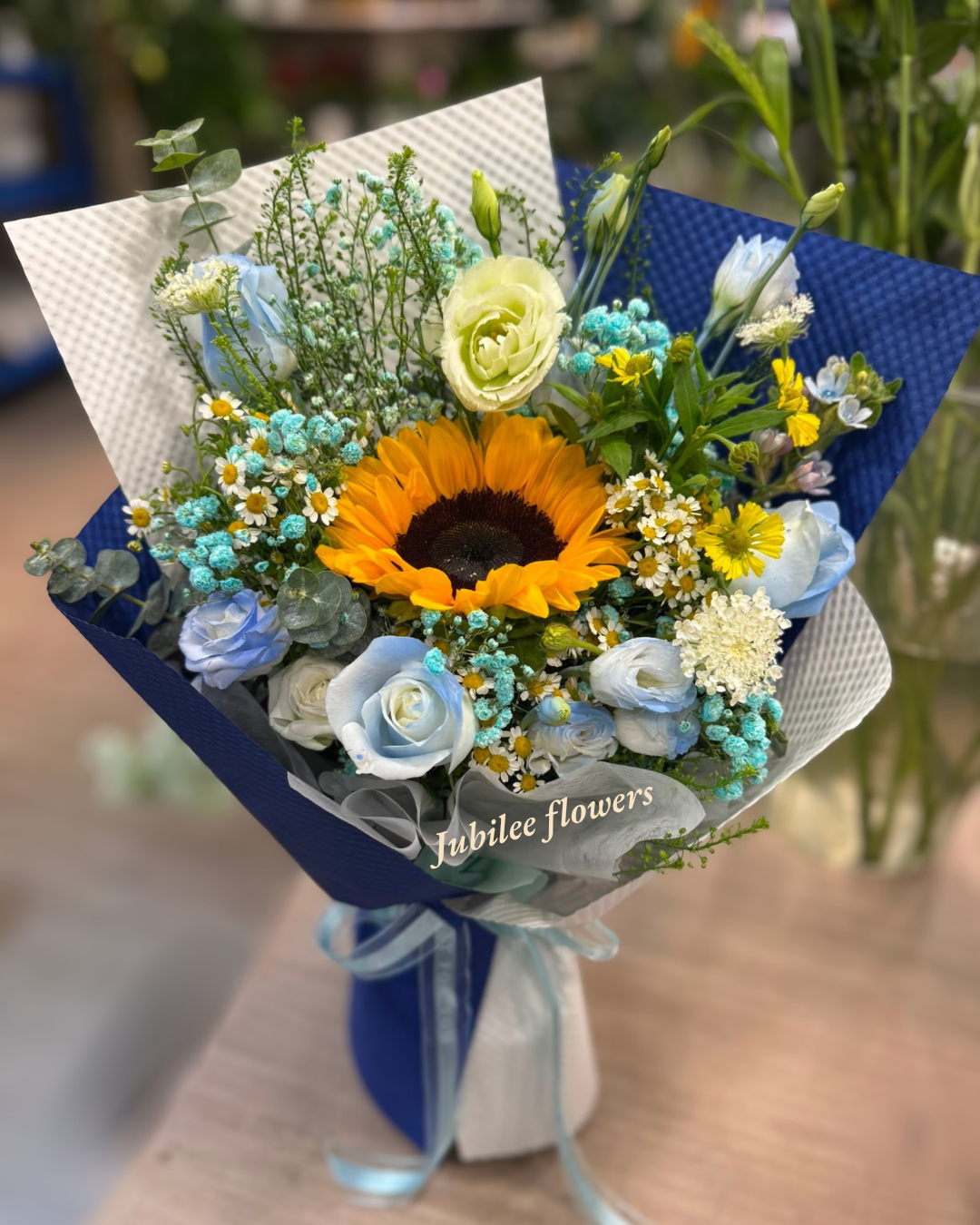 🌻向日葵 · 碎冰藍玫瑰花束