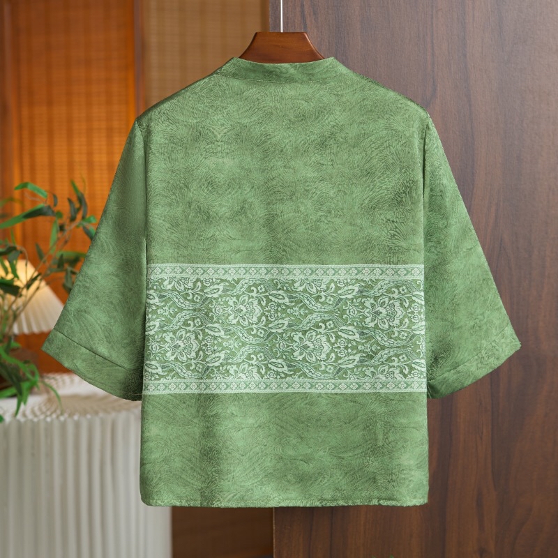 B67(2020) 新中式复古真丝横排刺绣前排珠钮粉绿上衣