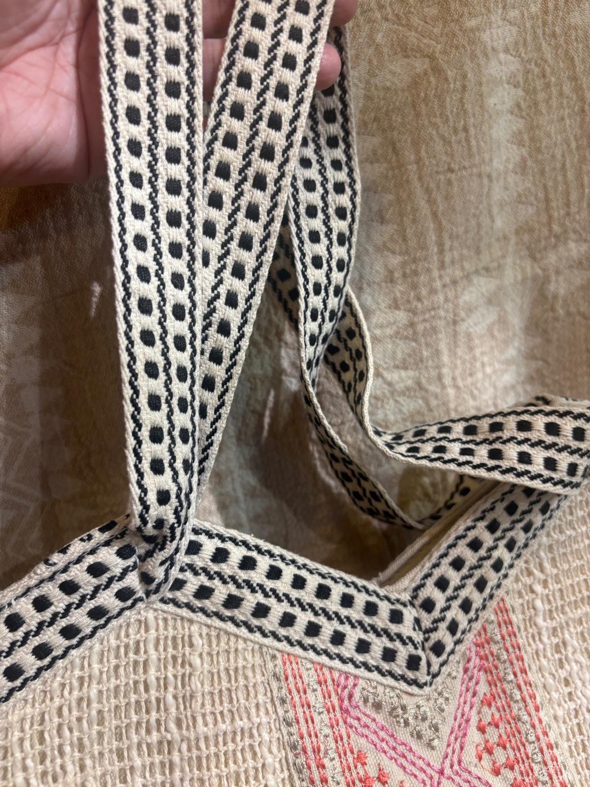 印度製造 - 米白色棉麻暗格仔紋刺繡袋