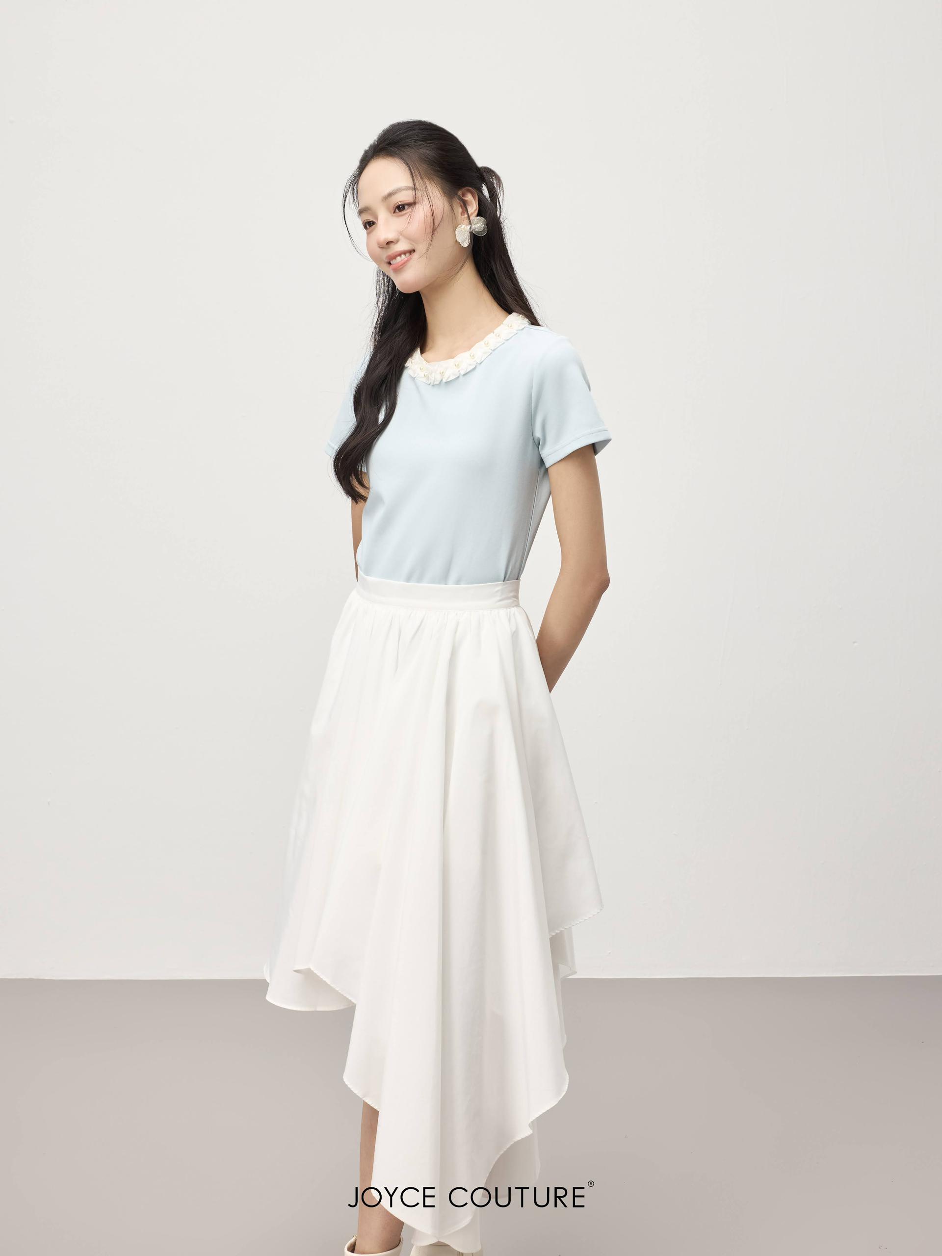 领口珍珠点缀上衣 T0187