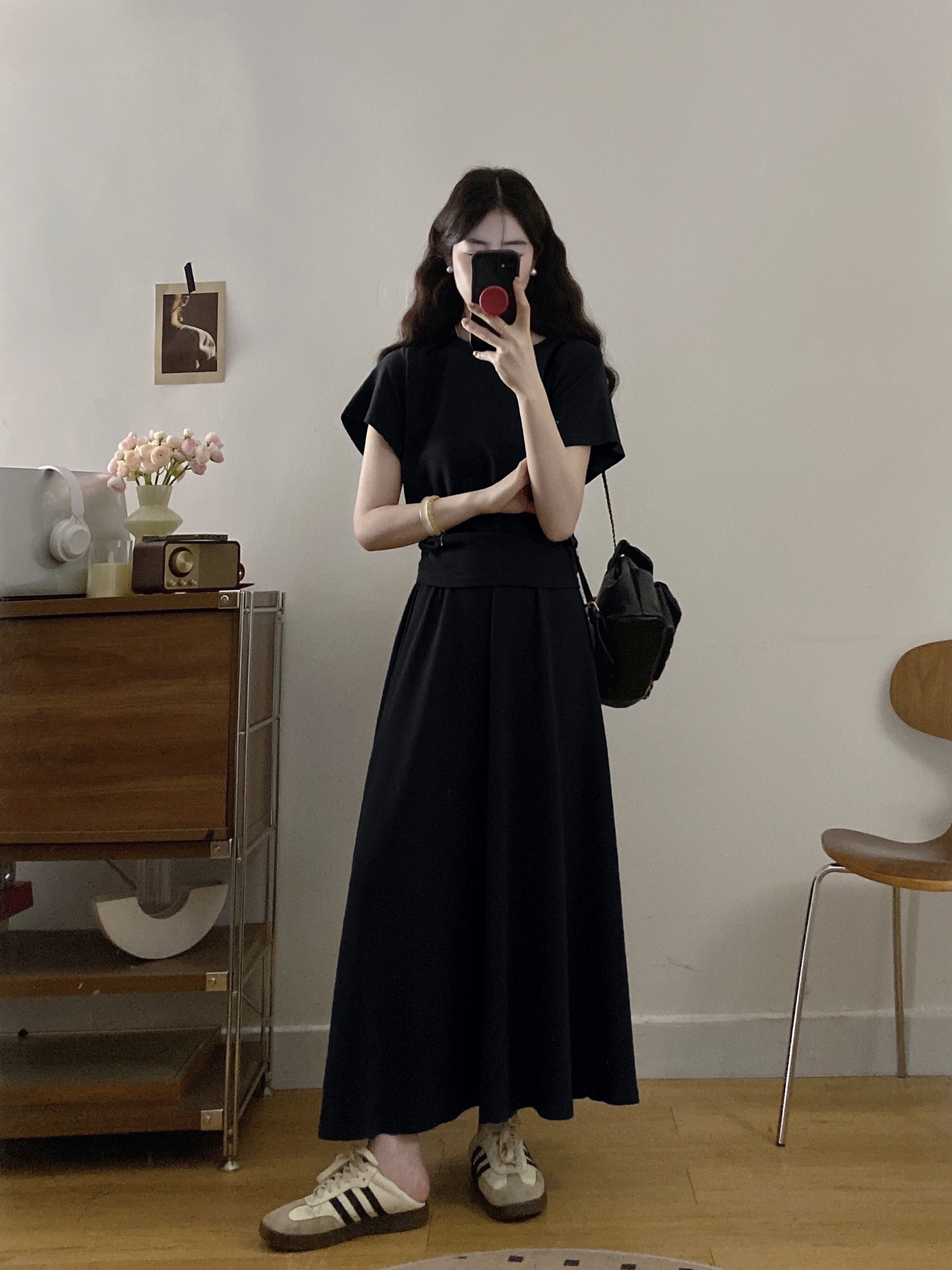 B152(6660) 韩版休闲风后弧形系带露腰上衣与长裙黑灰套装