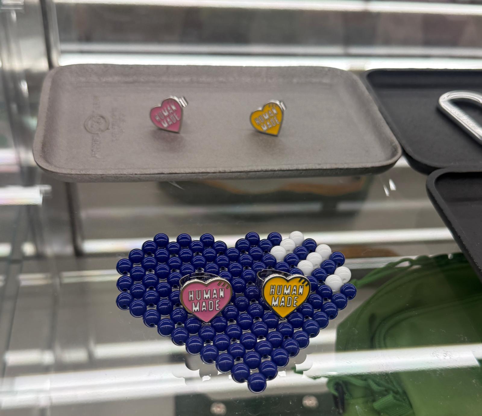 Human made rings 後面可adjust Pink/yellow