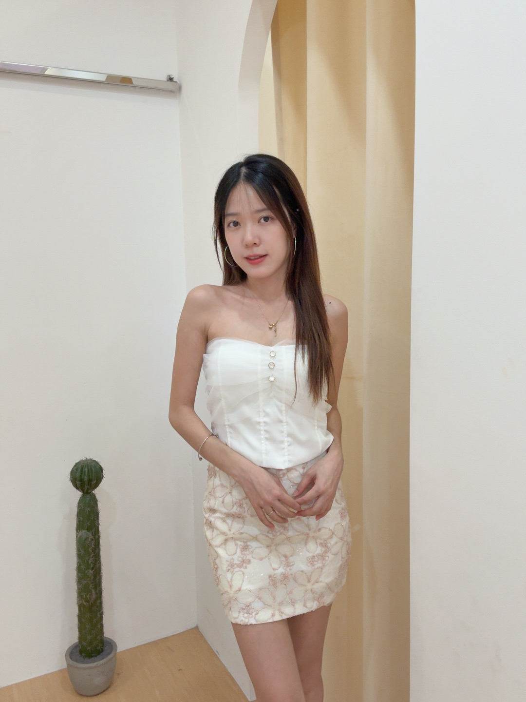 高级精致花朵刺绣半身短裙 R2769