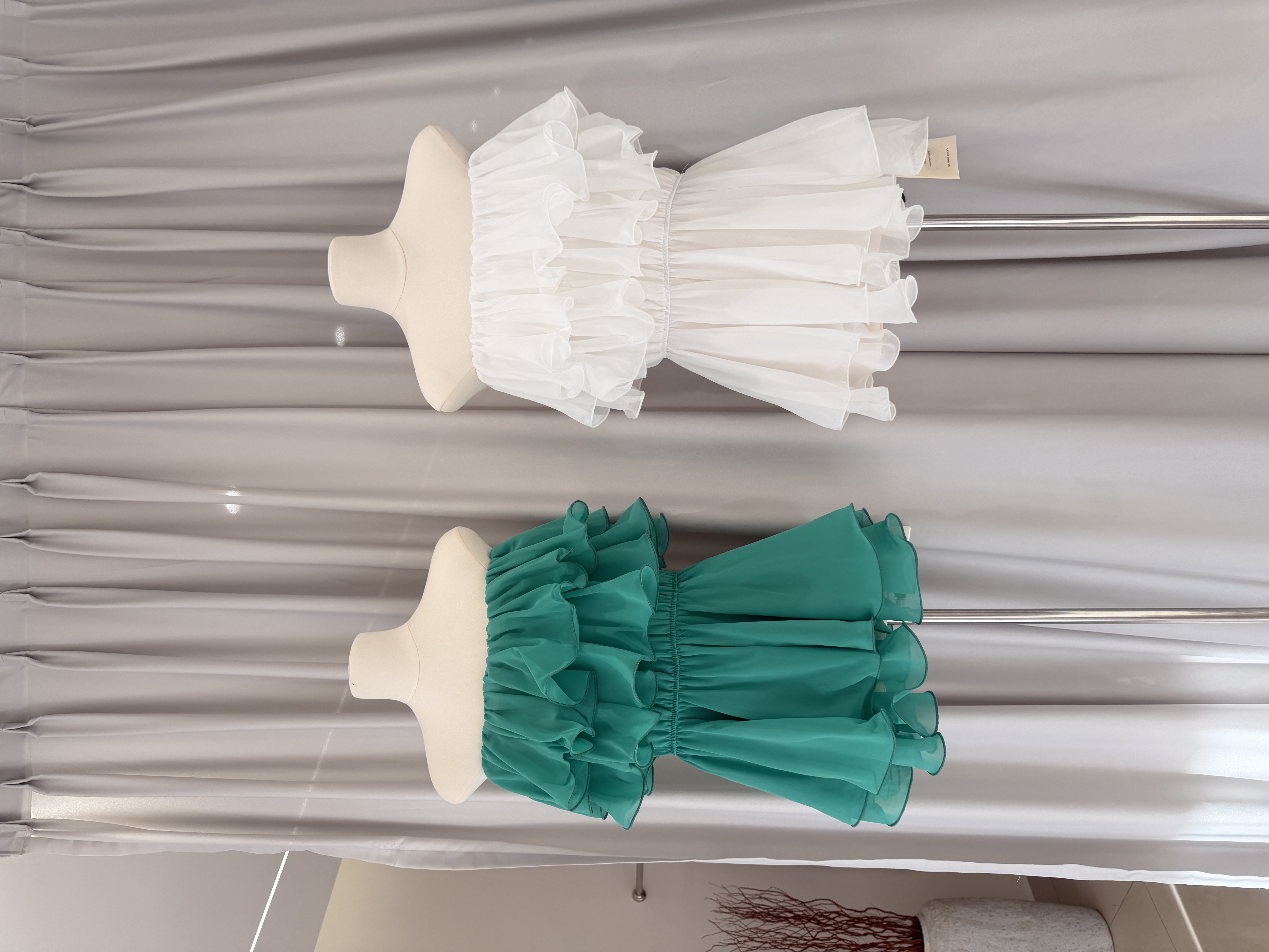 6758 荷叶边一字肩收腰上衣