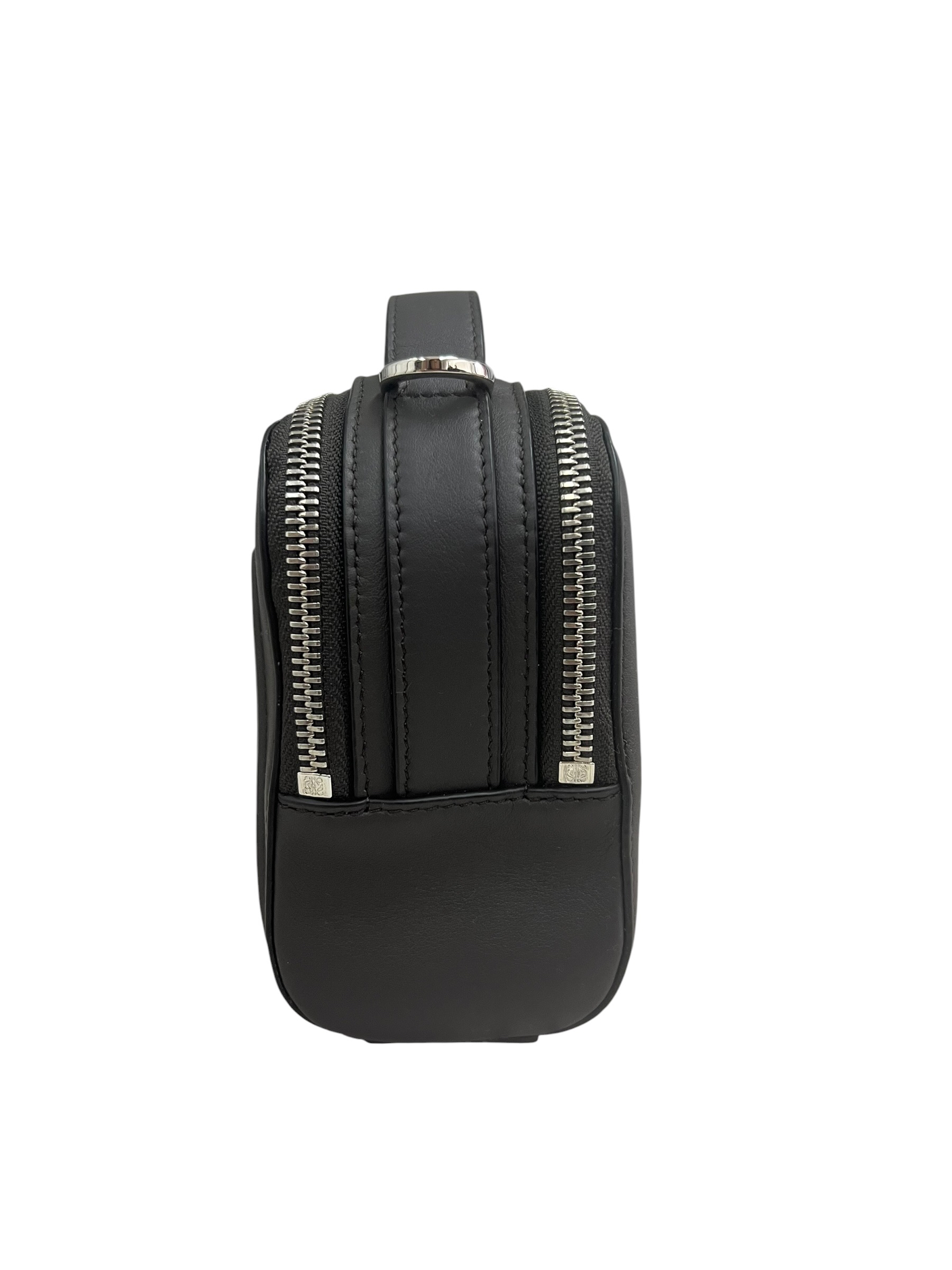 Pre-owned LOEWE Mini Camera Bag / Product Code: 072803