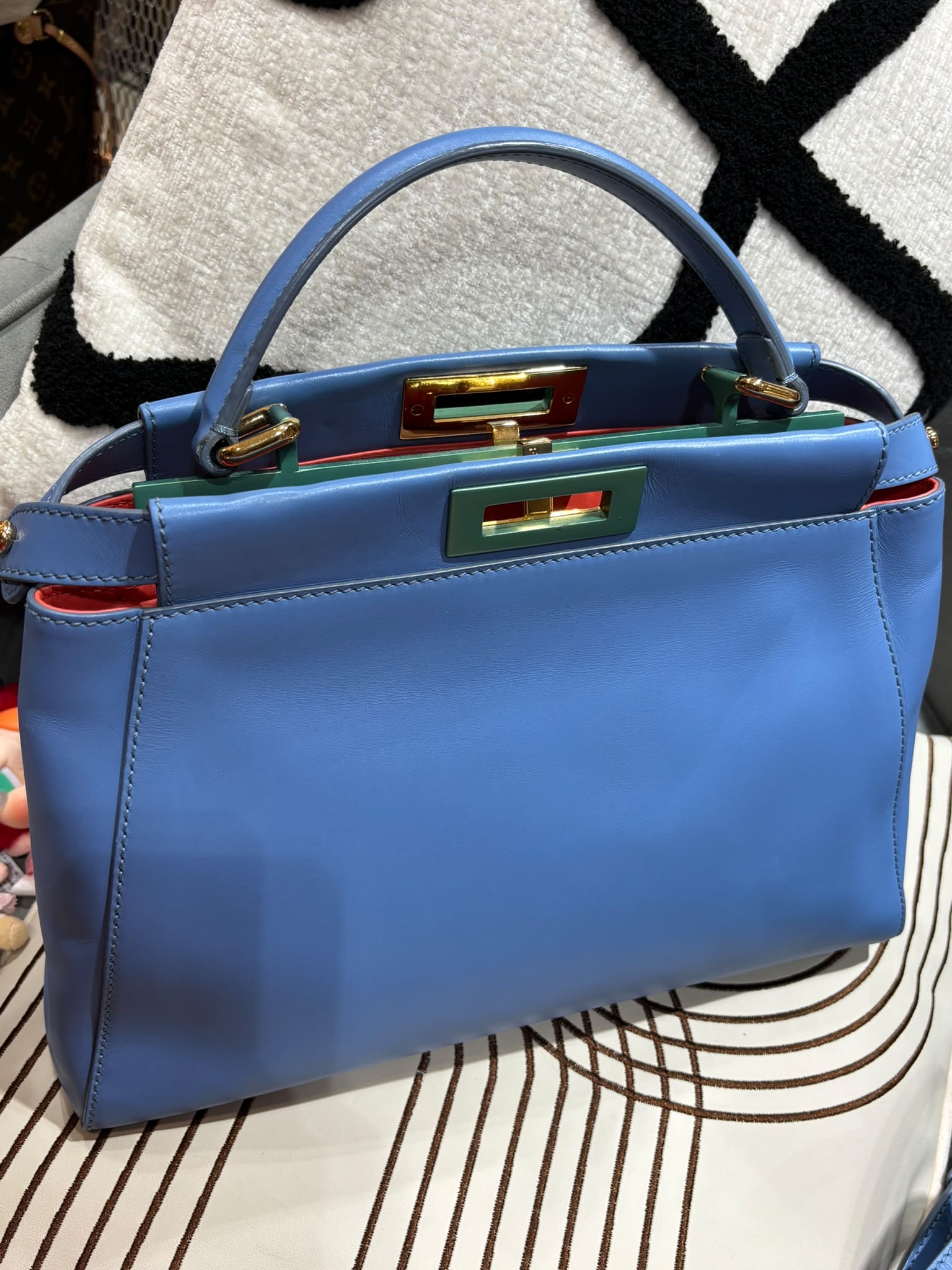 Fendi PEEKABOO REGULAR 100%Authentic , 98%new  ✅塵袋✅booklet tap 