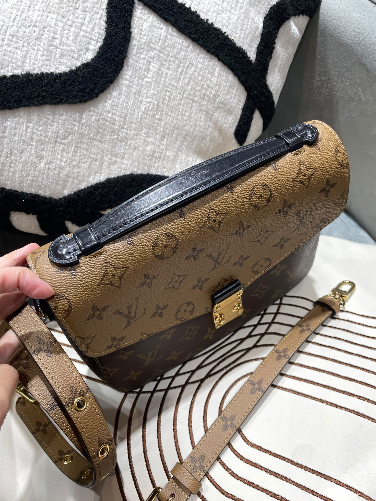 LV Metis Monogram 100%Authentic, 99%New ✅Dust bag ✅Box