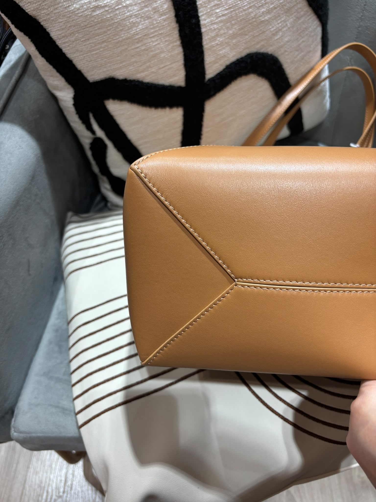 Loewe puzzle fold Tote calfskin 100%Authentic, 98%New ✅收據✅Dust bag