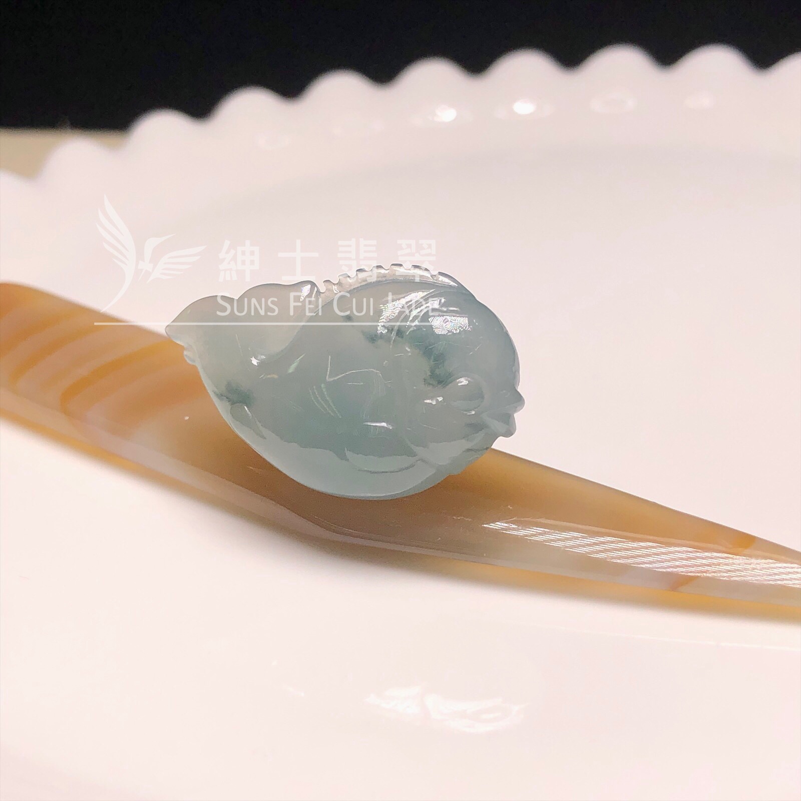 #YK00359 糯化飄翠魚形雕件 