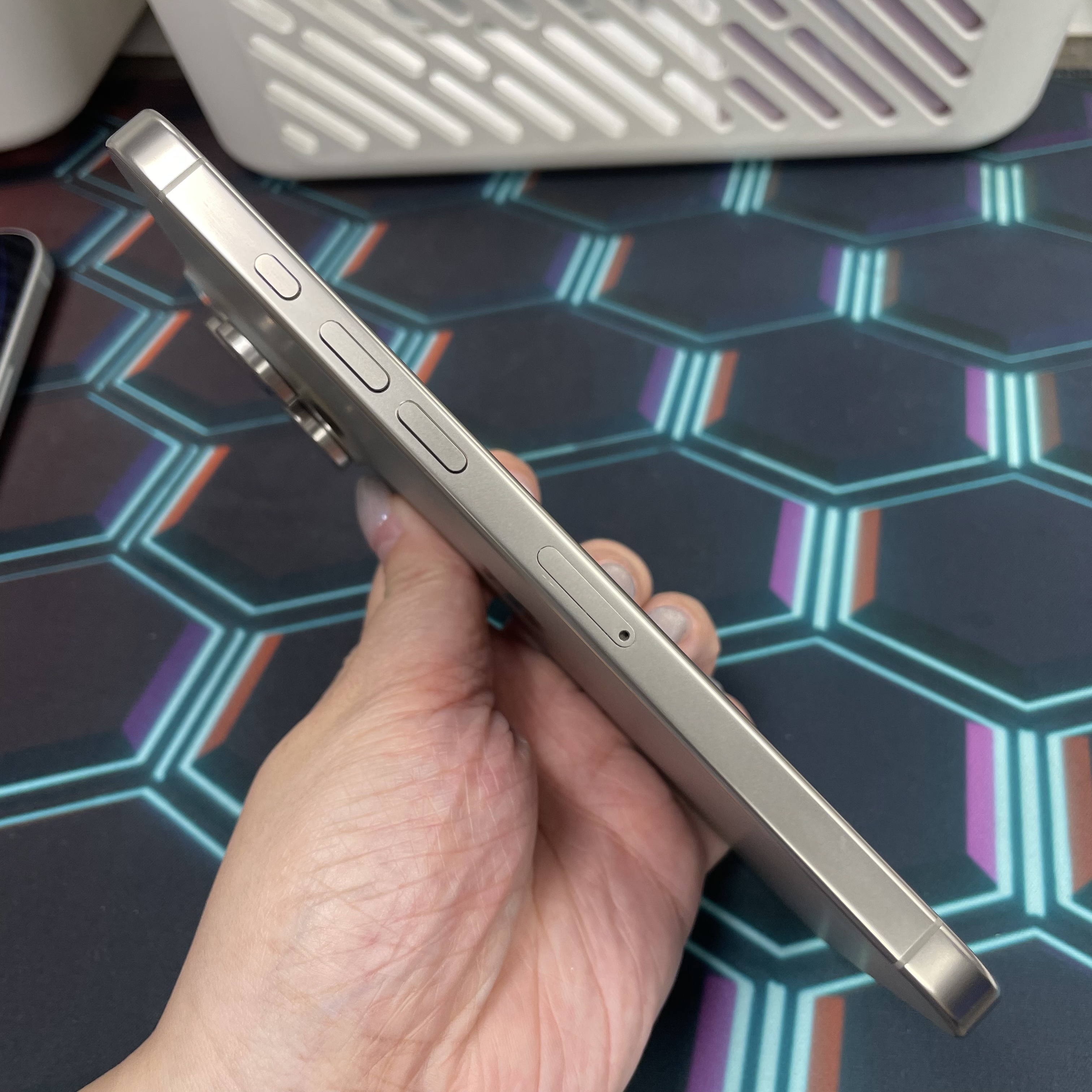*7577 16 Pro max 完美機 256GB 電87 原色 gray