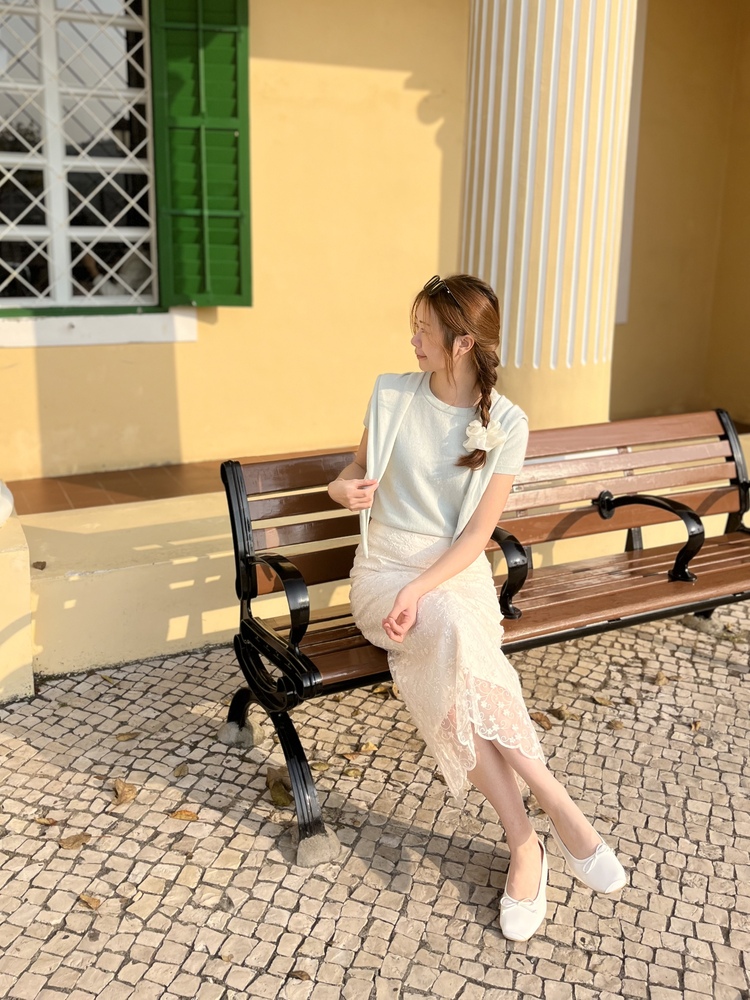 Blossom Embroidery Skirt (Cream)