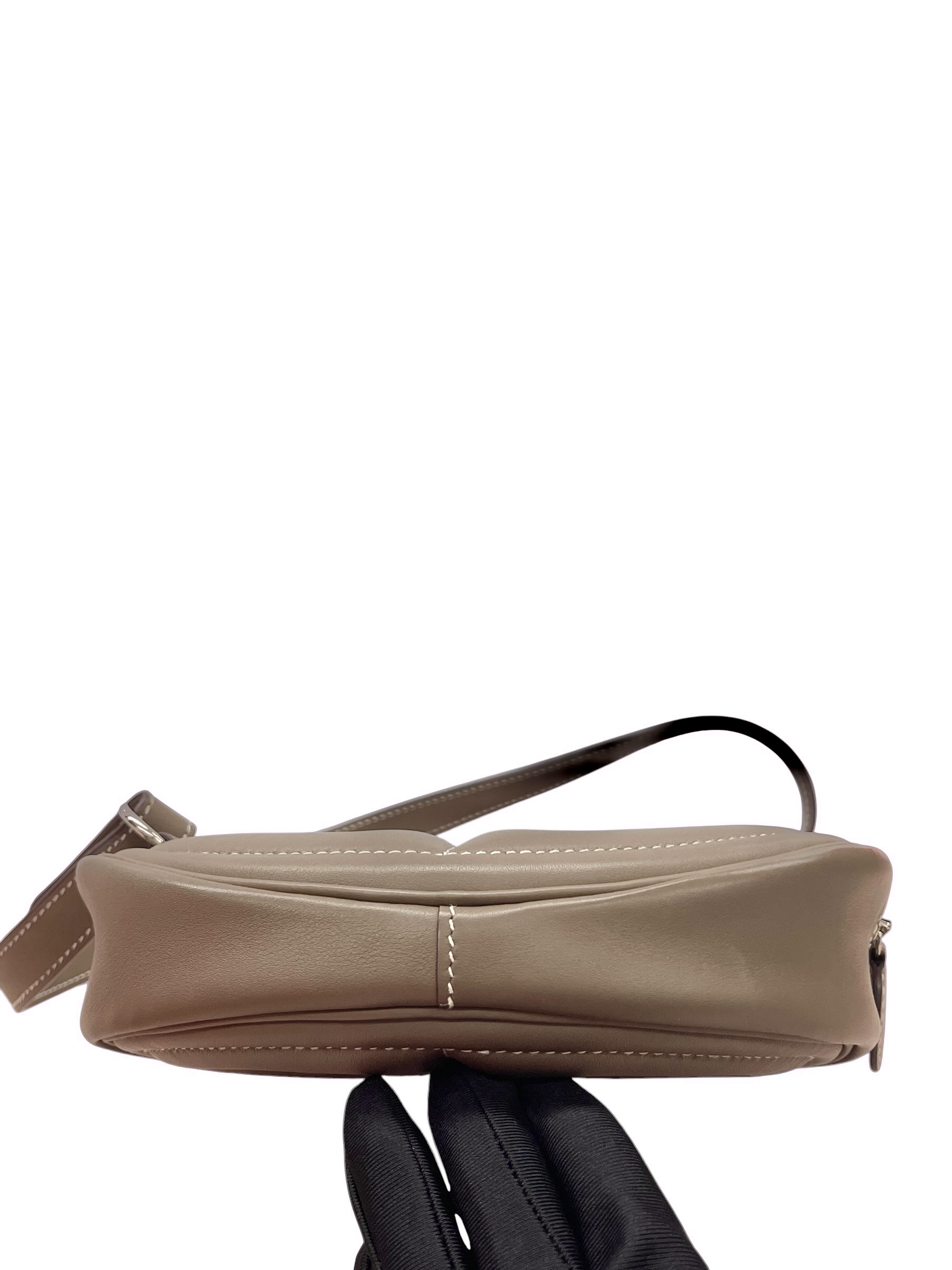 Pre-owned Hermes In The Loop BNANE VEAU Swift Stamp Z / Product Code: 081307