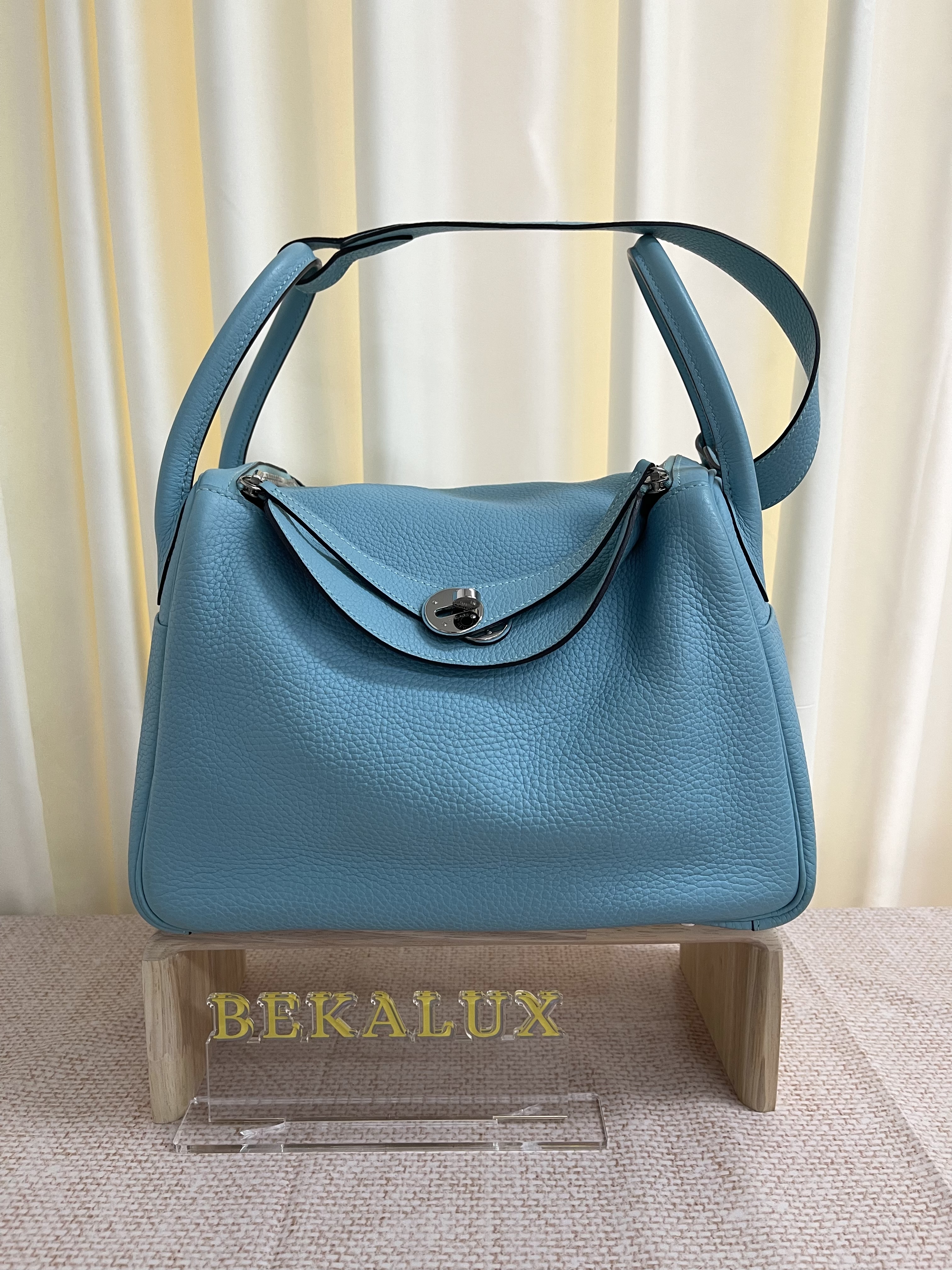 Pre-owned Hermes Lindy 30/ /Stamp T/ Product Code: 26020303