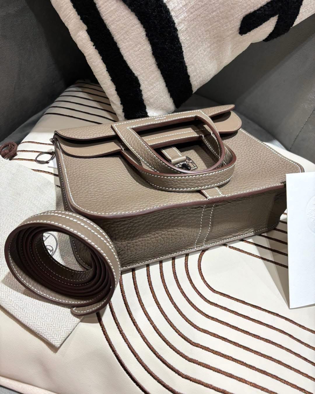 全新 Hermes halzan 25,STAMP W,大象灰銀扣 100%Authentic, 100%New全新貨品✅收據✅dust bag✅Box