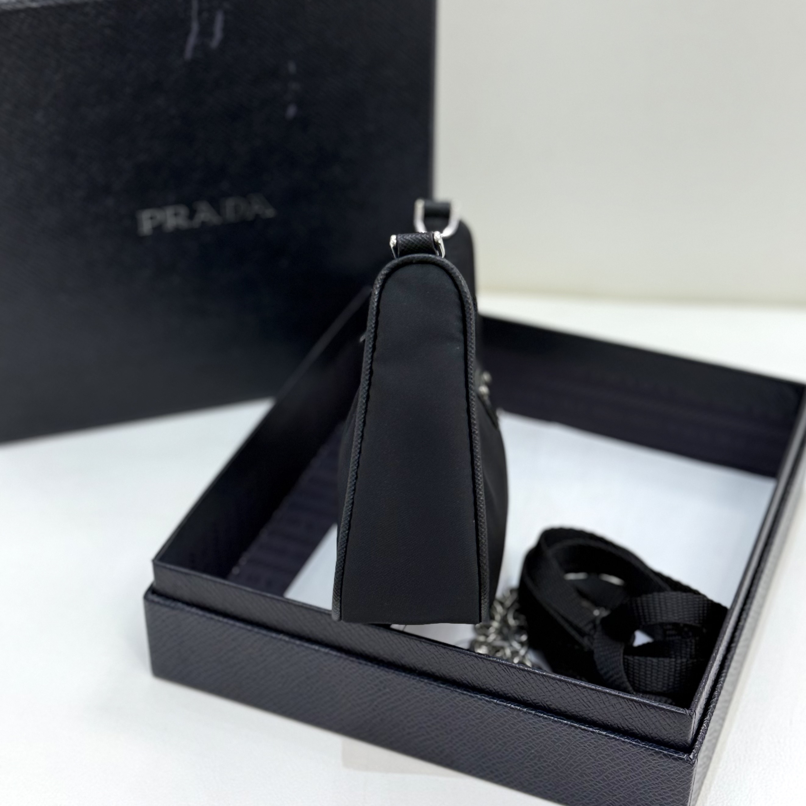 【預訂貨品】 Full set Prada黑色mini hobo