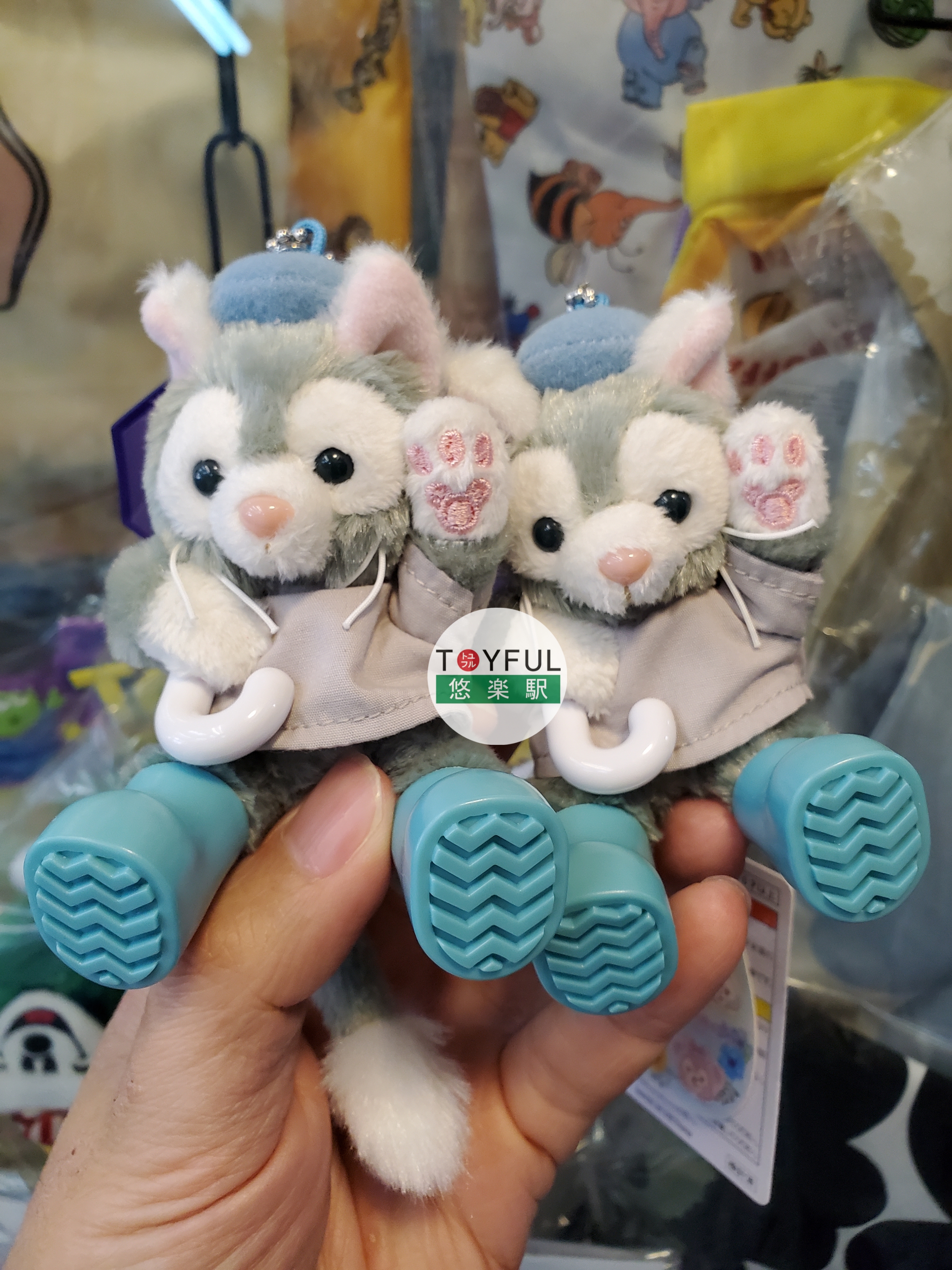 [現貨] [東京迪士尼] Beautiful Rainy Day|坐款吊飾 {TF220506C}