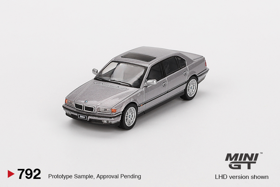 Mini GT 1/64 BMW 750IL Aspen Silver Metallic- MGT00792-R