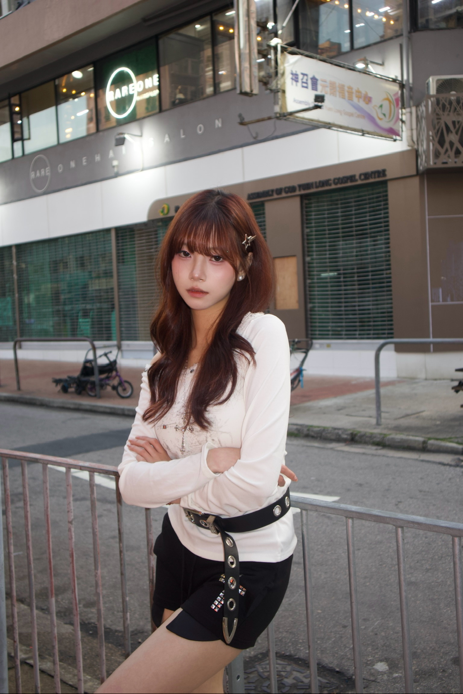 韓國單肩窩釘塗鴉top