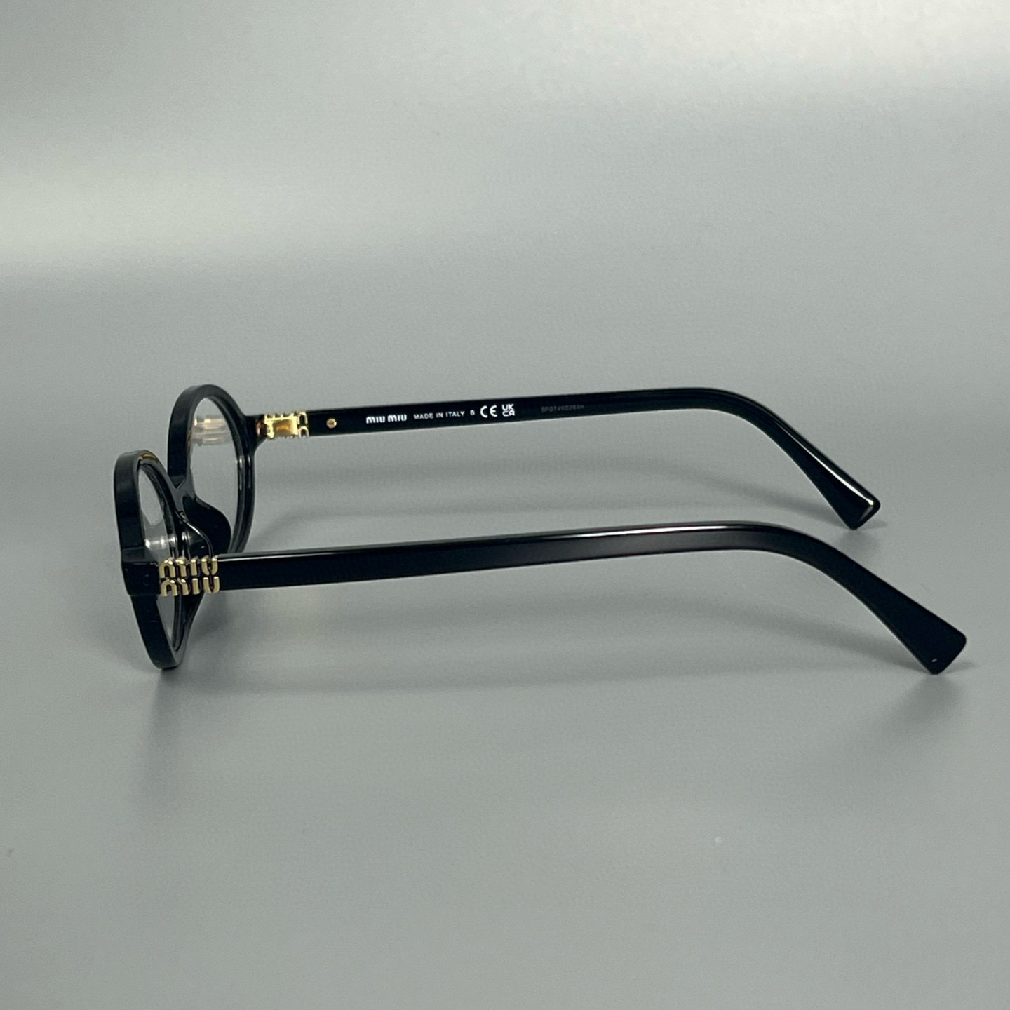 現貨好價💖MIUMIU 黑框平光鏡 除咗遮素顏樣，仲係用嚟襯衫✨