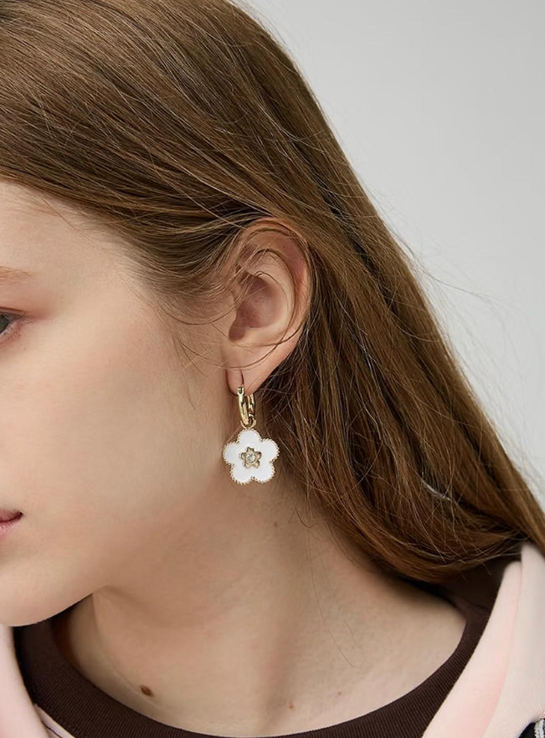 LILY BROWN x MARY QUANT 小雛菊耳環