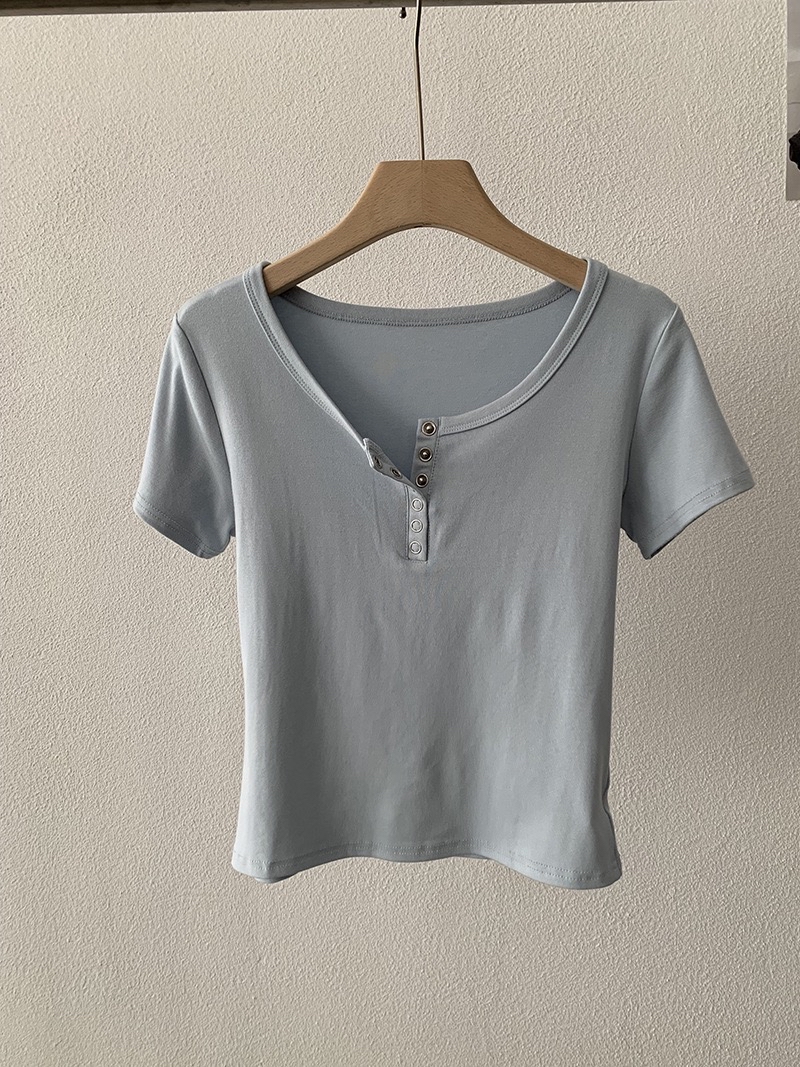纯色正肩Tee 简约小纽扣设计