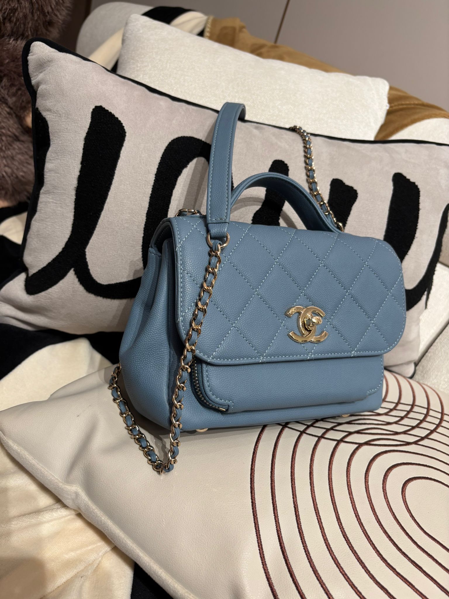 Chanel business affinity flap bag 魚子醬牛皮金扣 100%Authentic,98%new  ✅27card✅塵袋 ✅盒