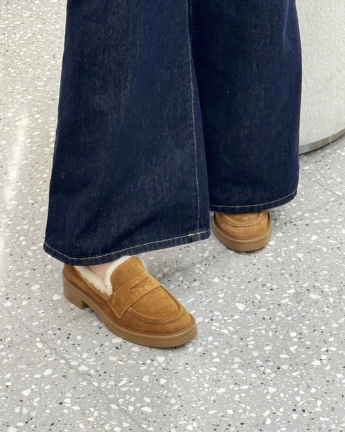 限時優惠💖新款🆕訂貨📮Stuart Weitzman 毛毛loafer 超保暖✨  Size 38.5/39/40