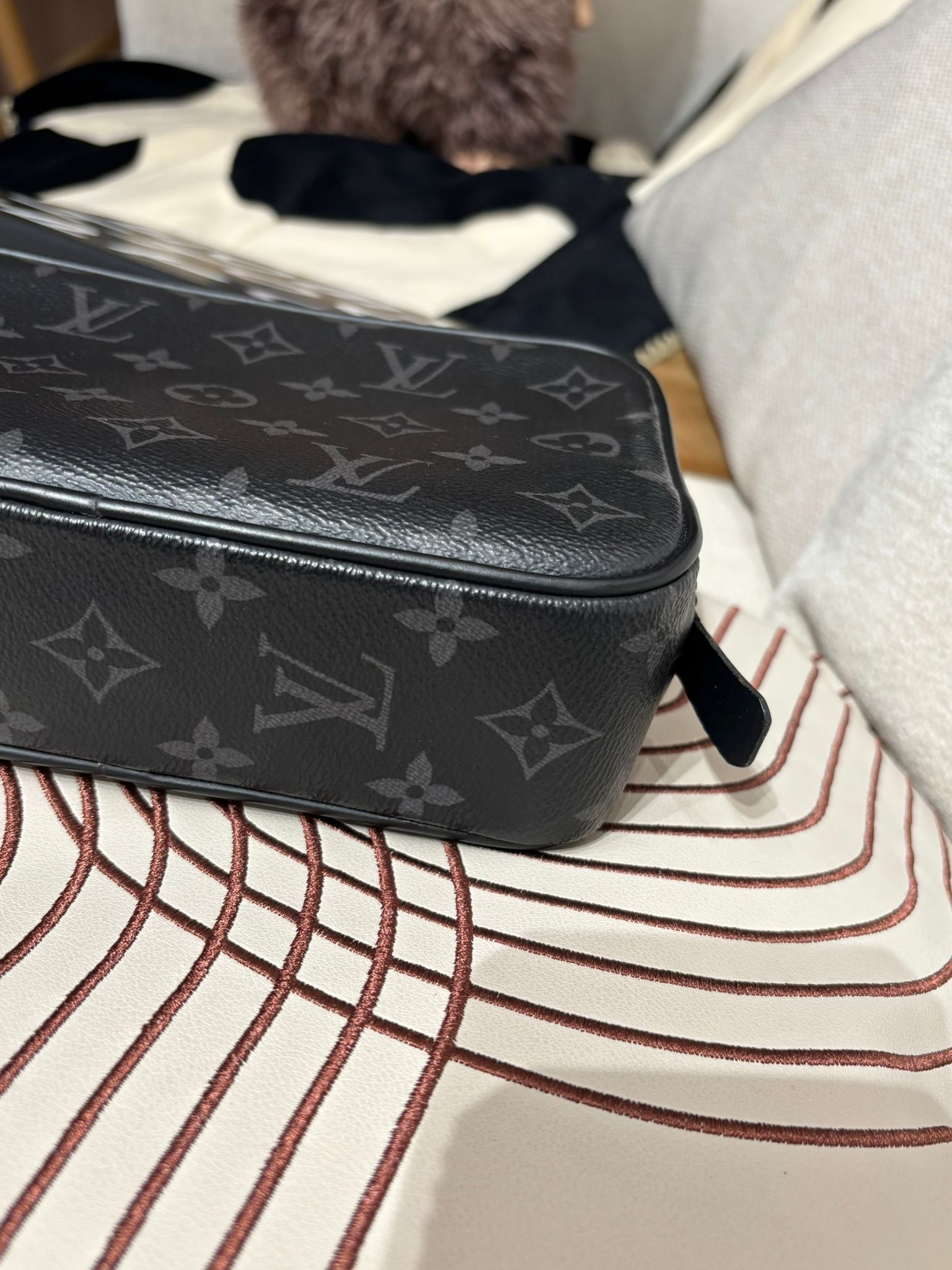 Lv Toilette Trousse Toilette M43384 100%Authentuc, 95%New
